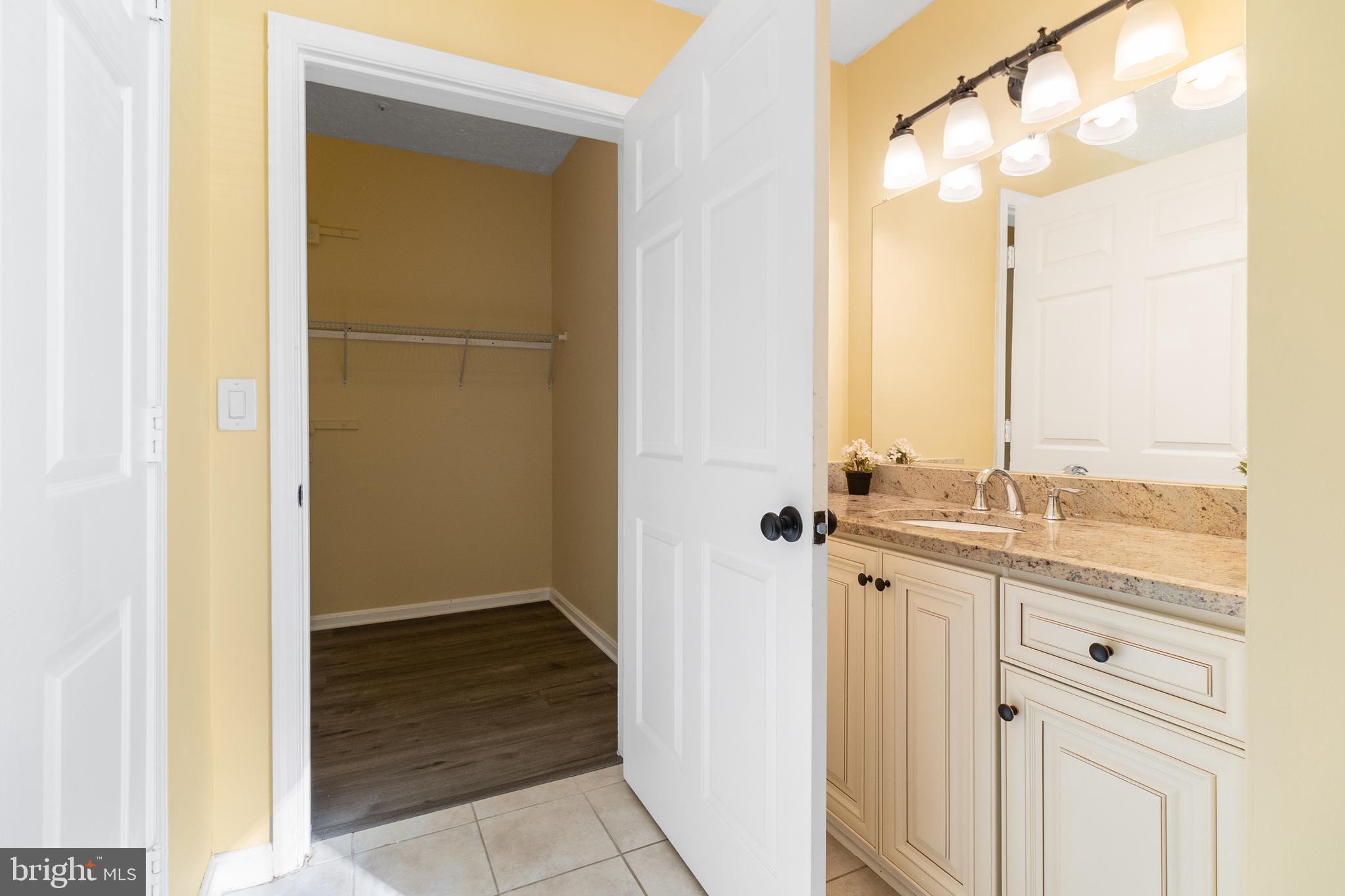 HILL OAKS - Residential