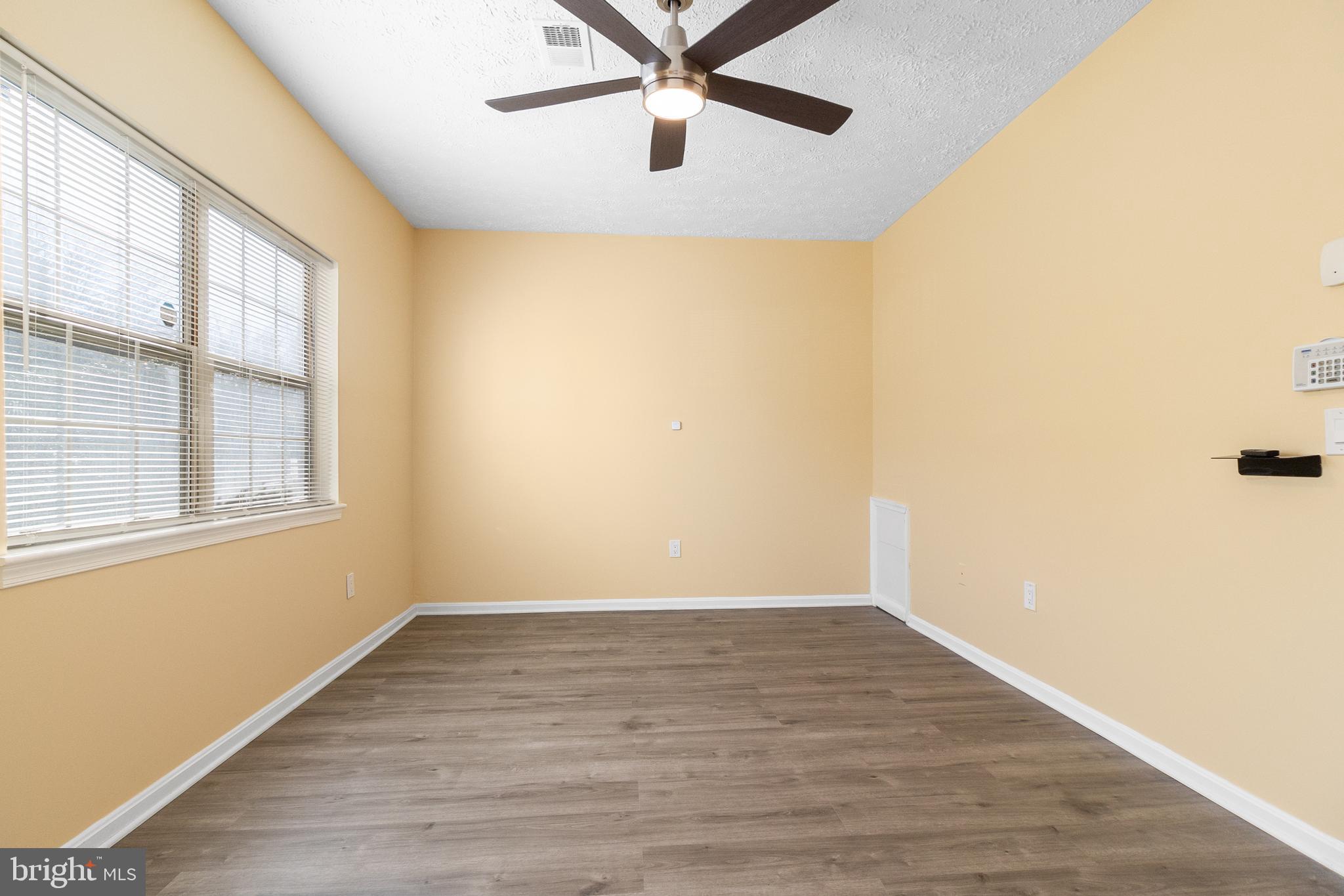 HILL OAKS - Residential