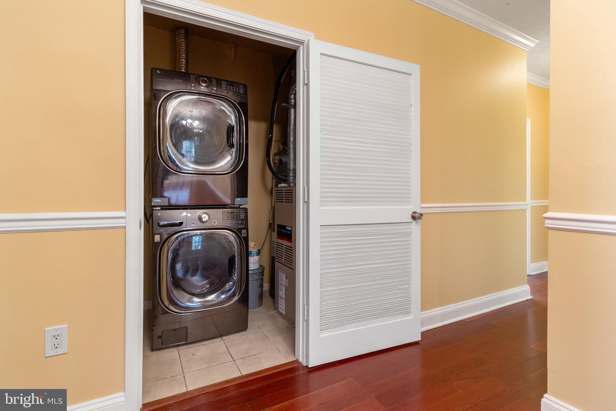 HILL OAKS - Residential