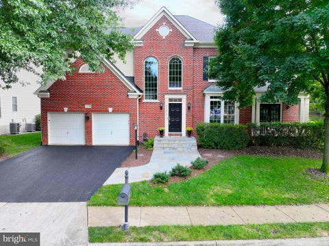 Photo of 47292 Middle Bluff Place, STERLING, VA 20165 (MLS # VALO2135890)