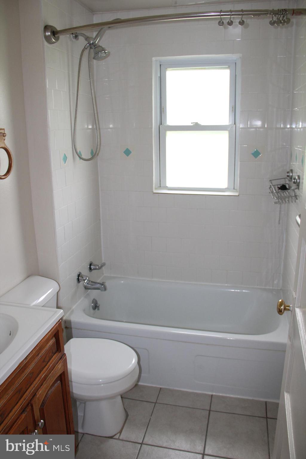 ABERDEEN HILLS - Residential Lease