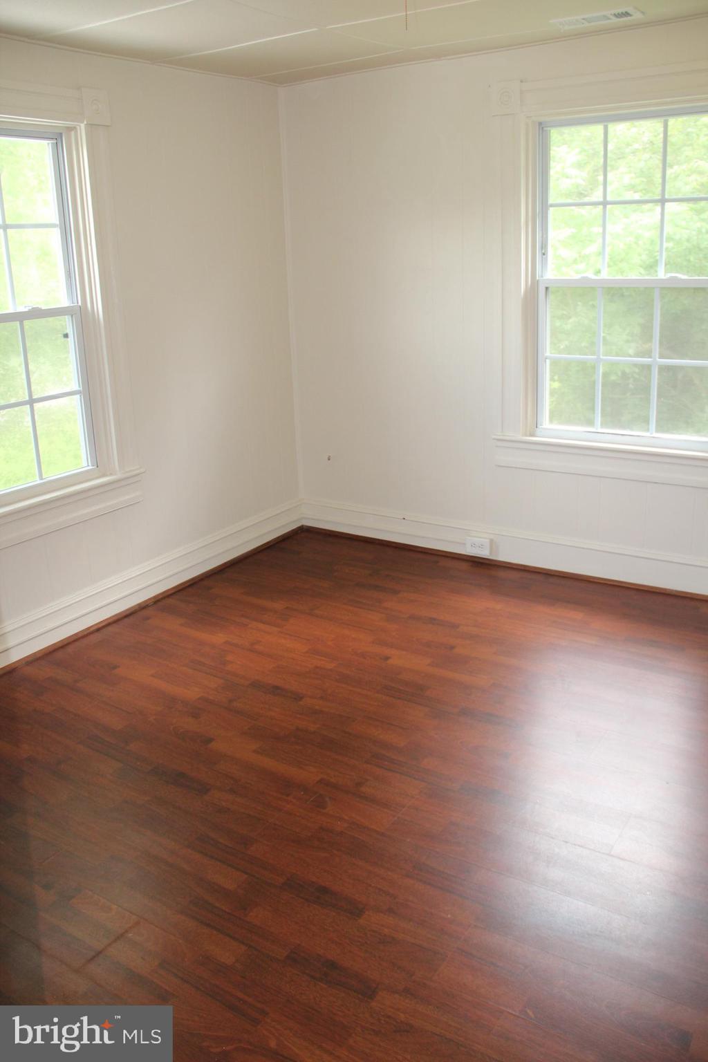 ABERDEEN HILLS - Residential Lease