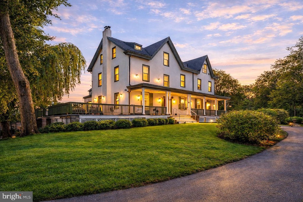 Photo of 34 1/2 Mary Jane Lane, NEWTOWN SQUARE, PA 19073 (MLS # PADE2114158)