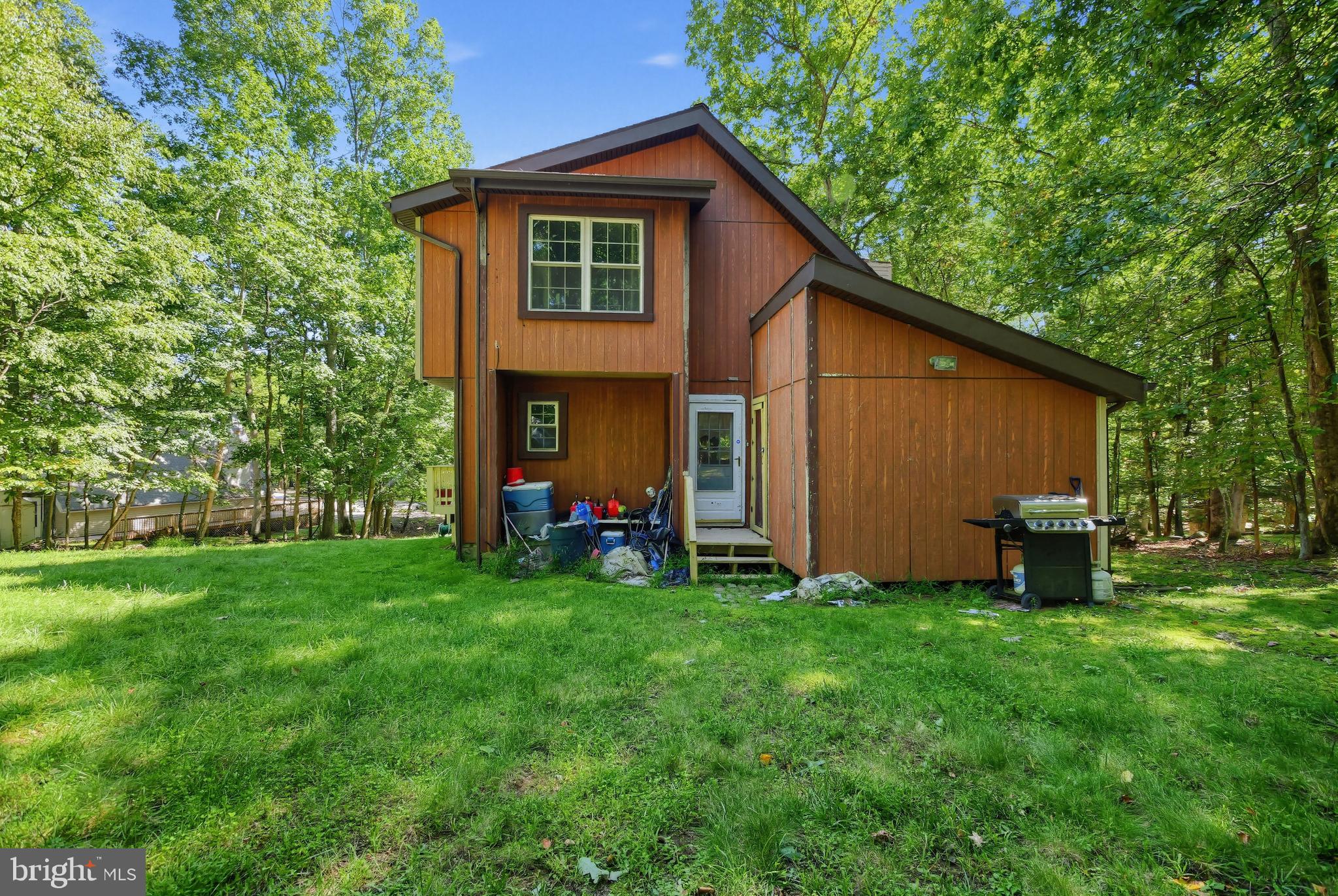 3511 ACORN CIRCLE