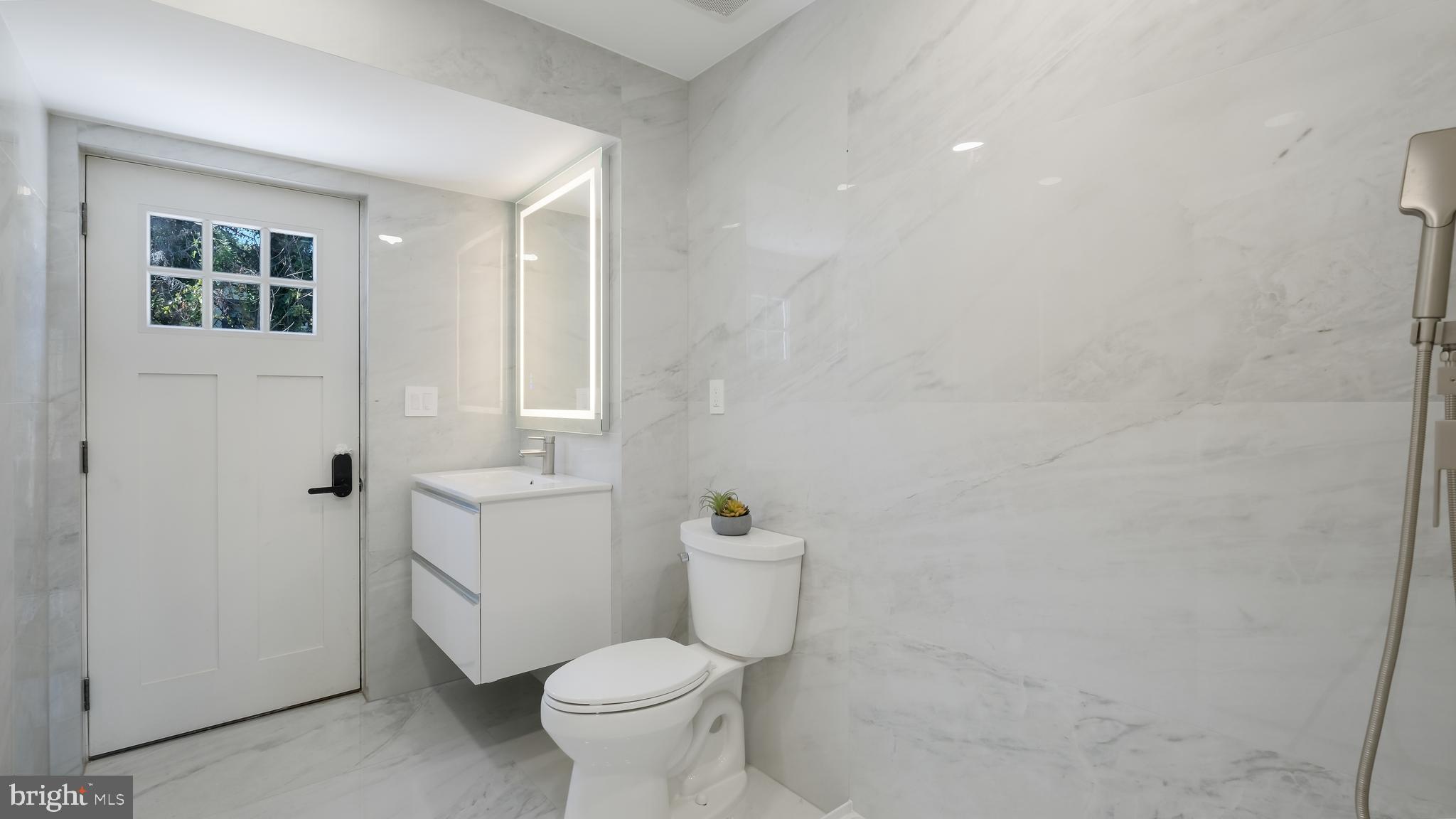 JUSTA FARMS - Residential