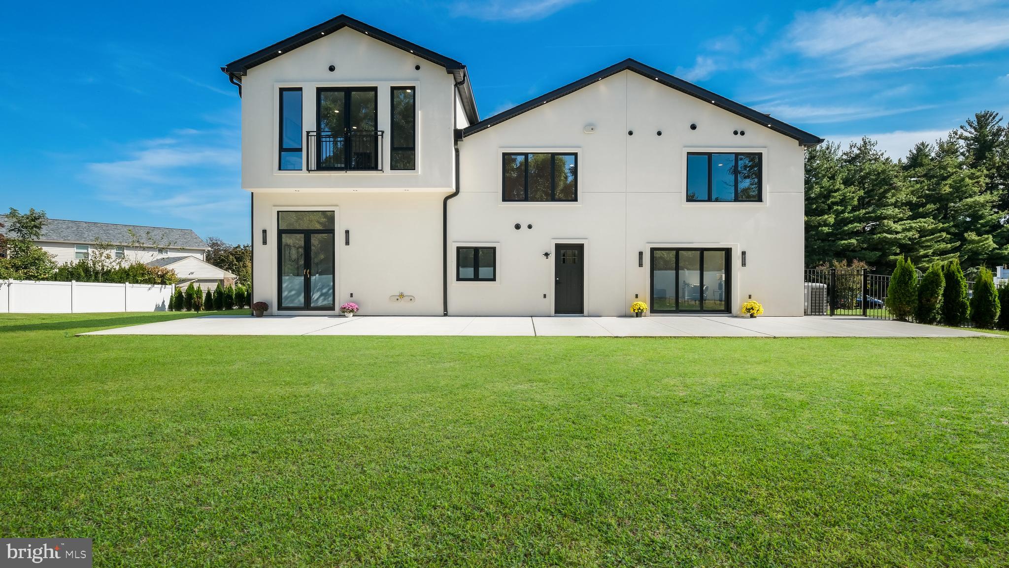 JUSTA FARMS - Residential