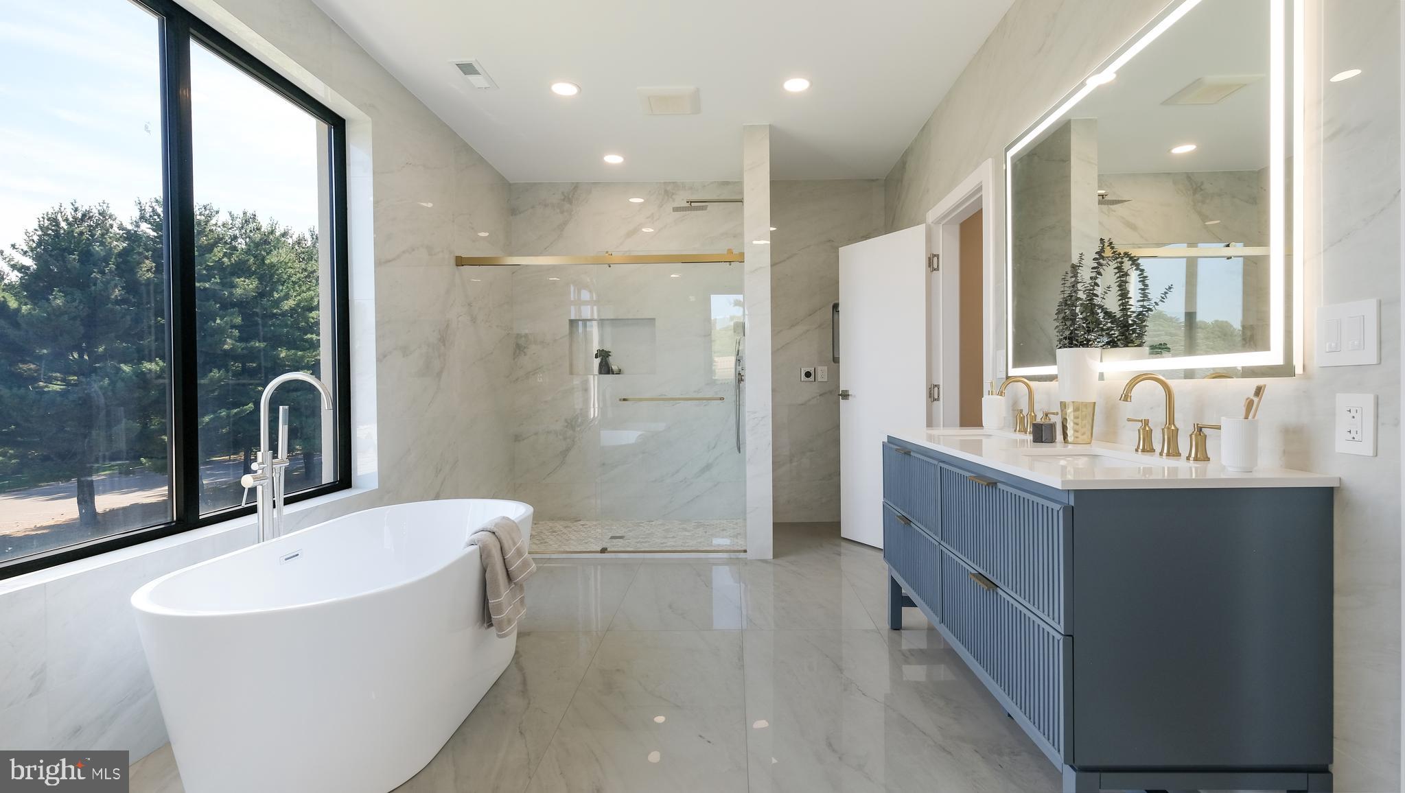 JUSTA FARMS - Residential