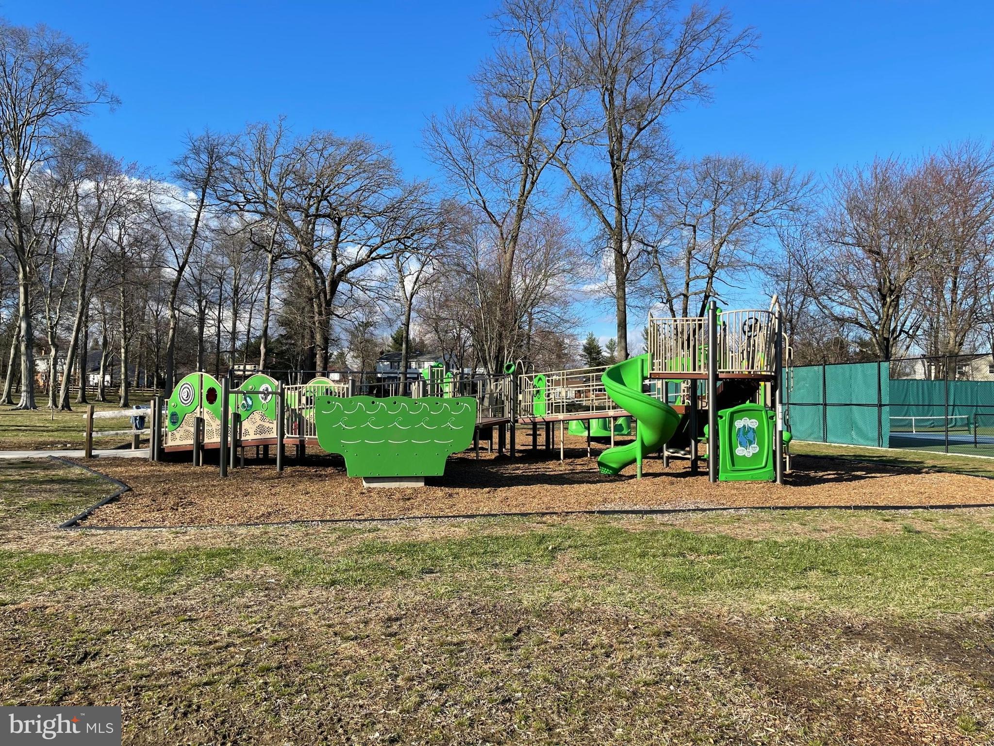 JUSTA FARMS - Residential