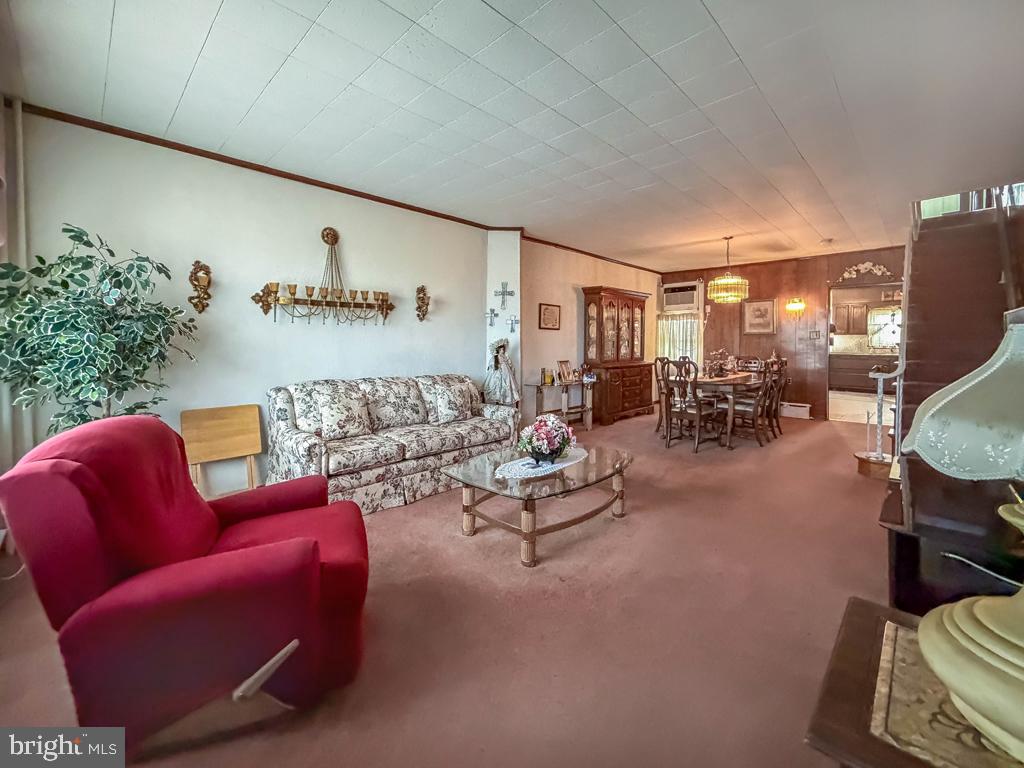 912 JEFFERSON AVENUE