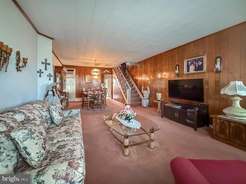 912 JEFFERSON AVENUE