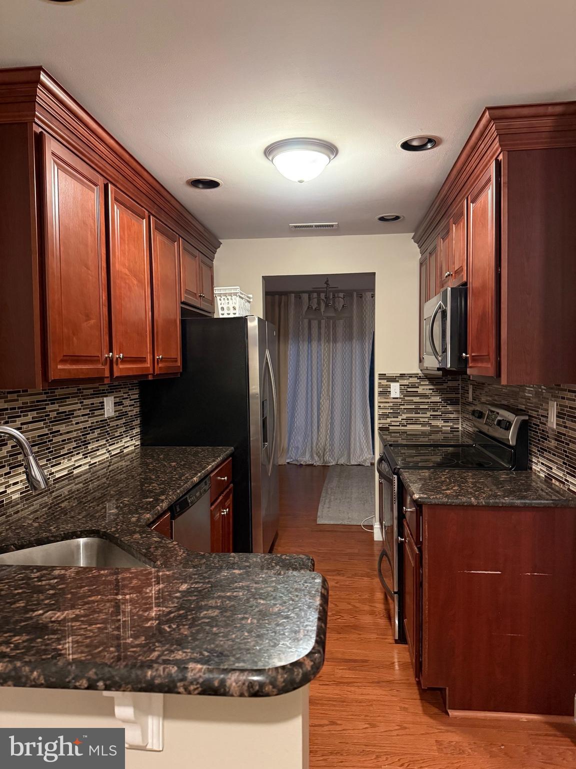 DARLINGTON WOODS - Residential Lease