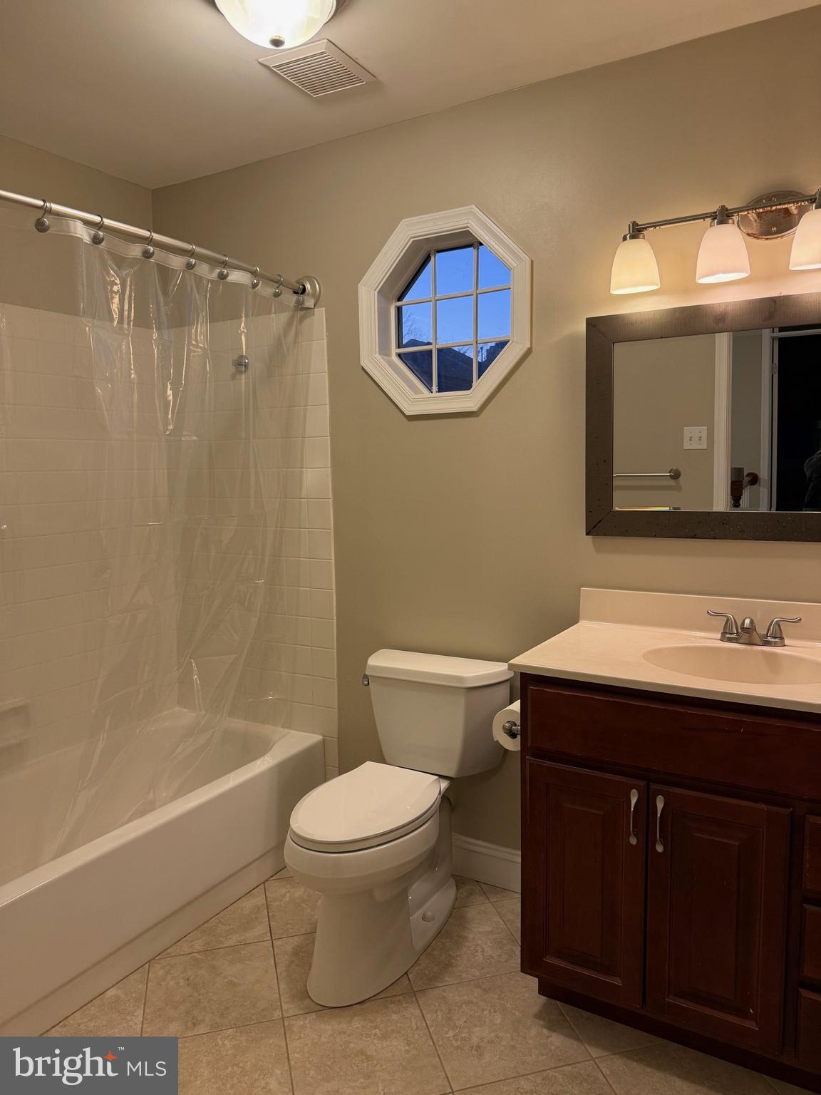 DARLINGTON WOODS - Residential Lease