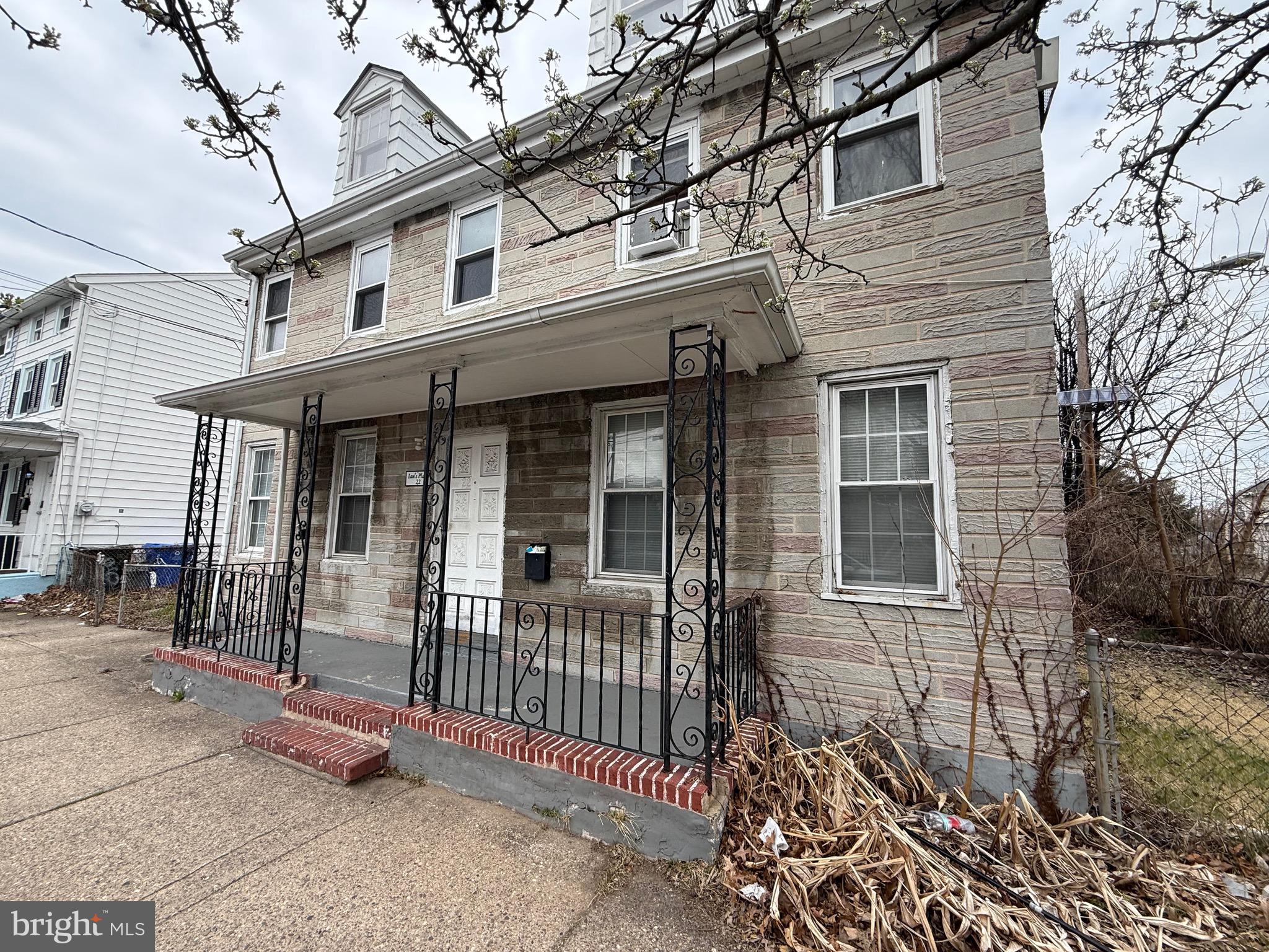 22 E FEDERAL STREET