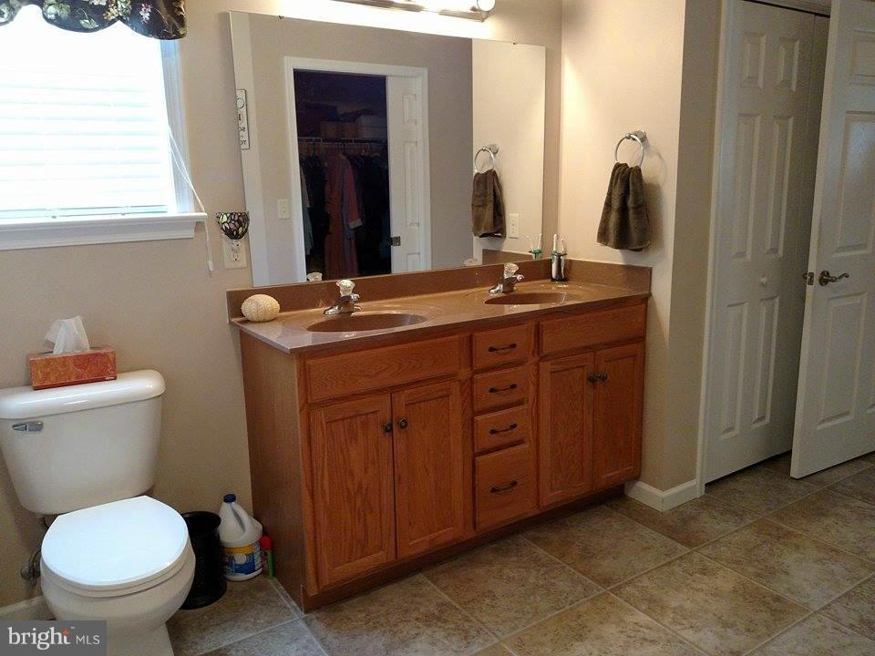 COUNTRY MANOR - Residential