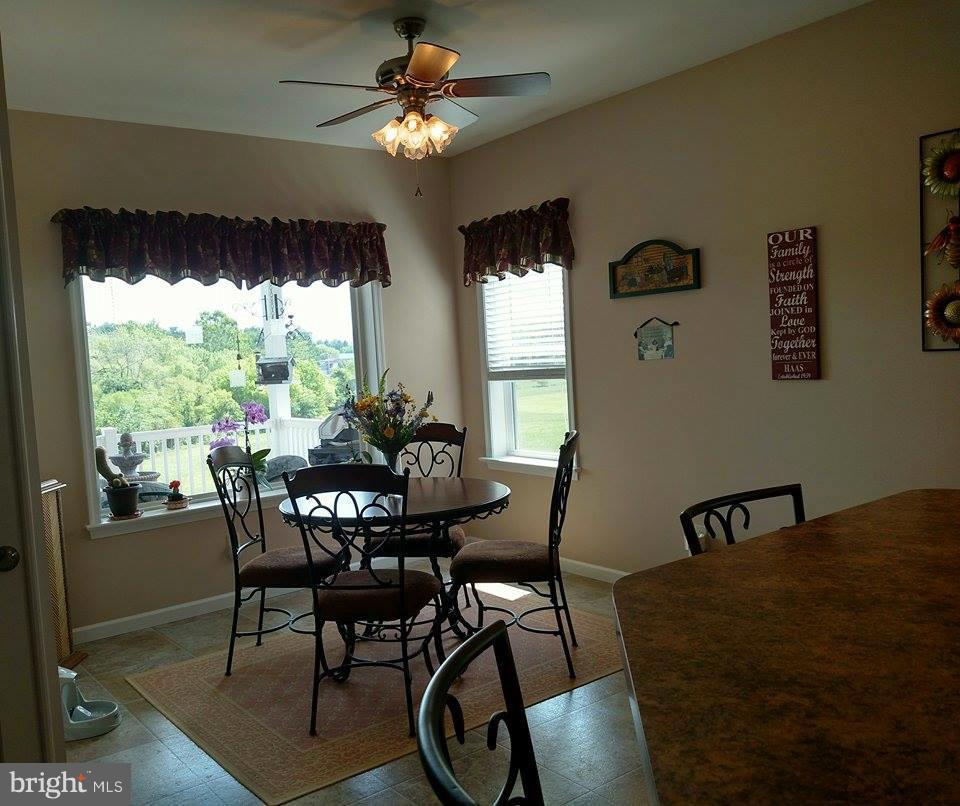 COUNTRY MANOR - Residential