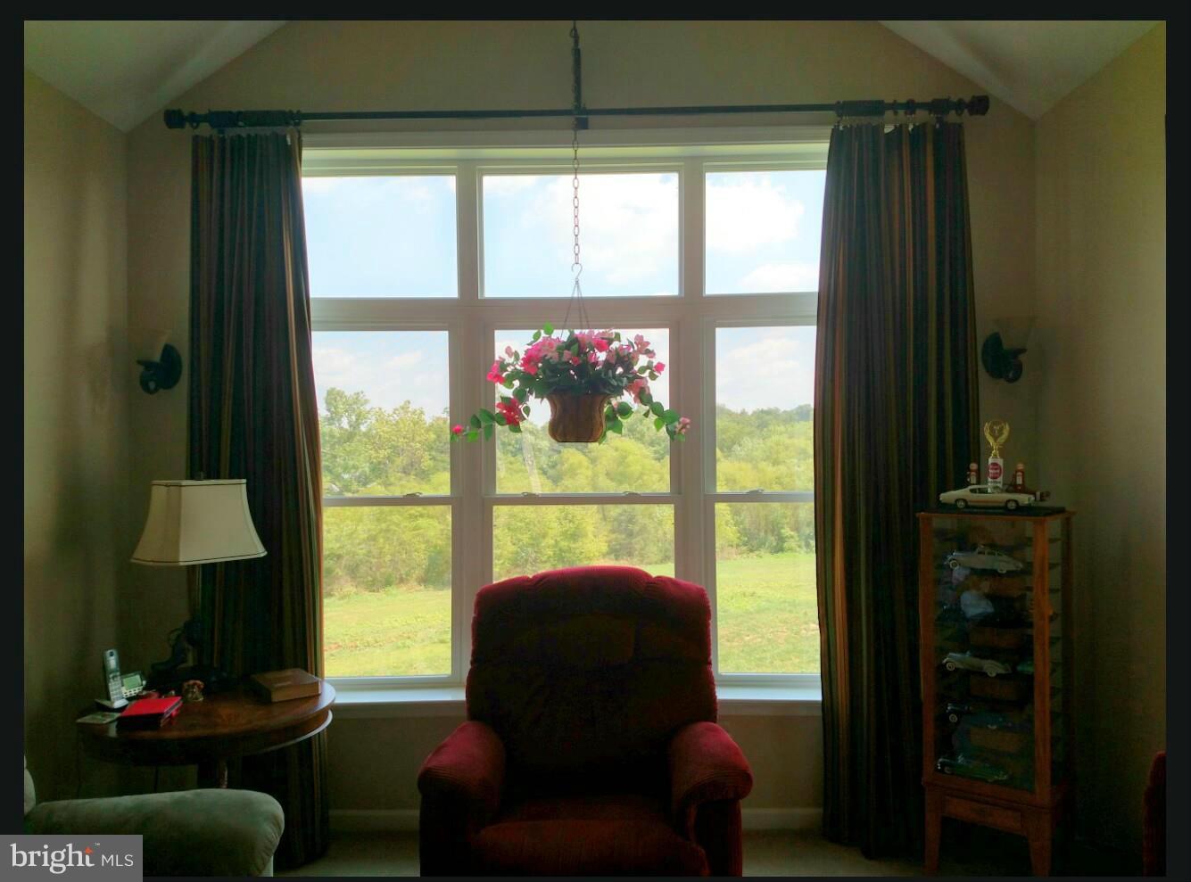 COUNTRY MANOR - Residential