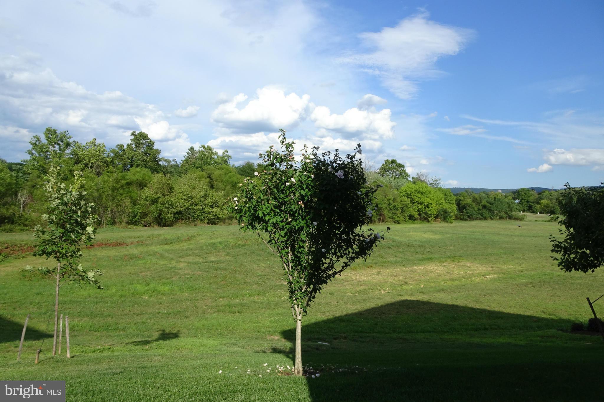 COUNTRY MANOR - Residential