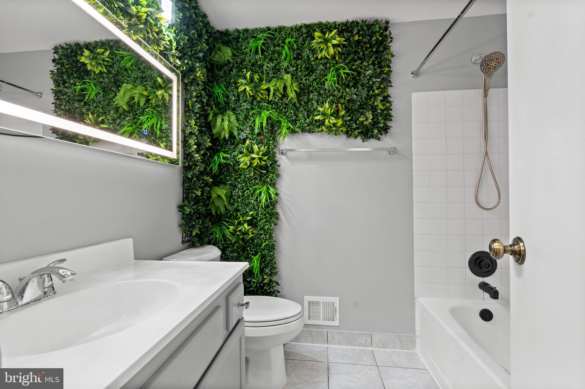 LONGMEAD - Residential