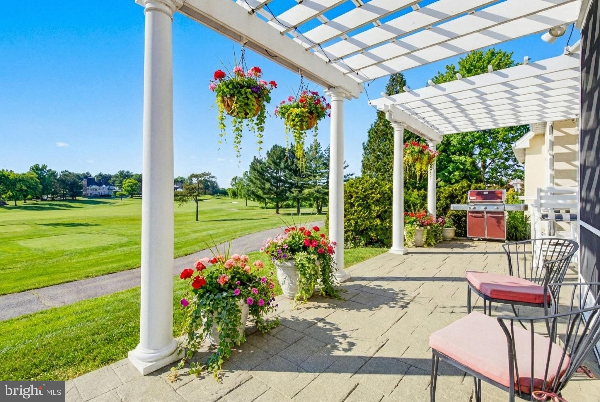 692 GOOSE NECK DRIVE