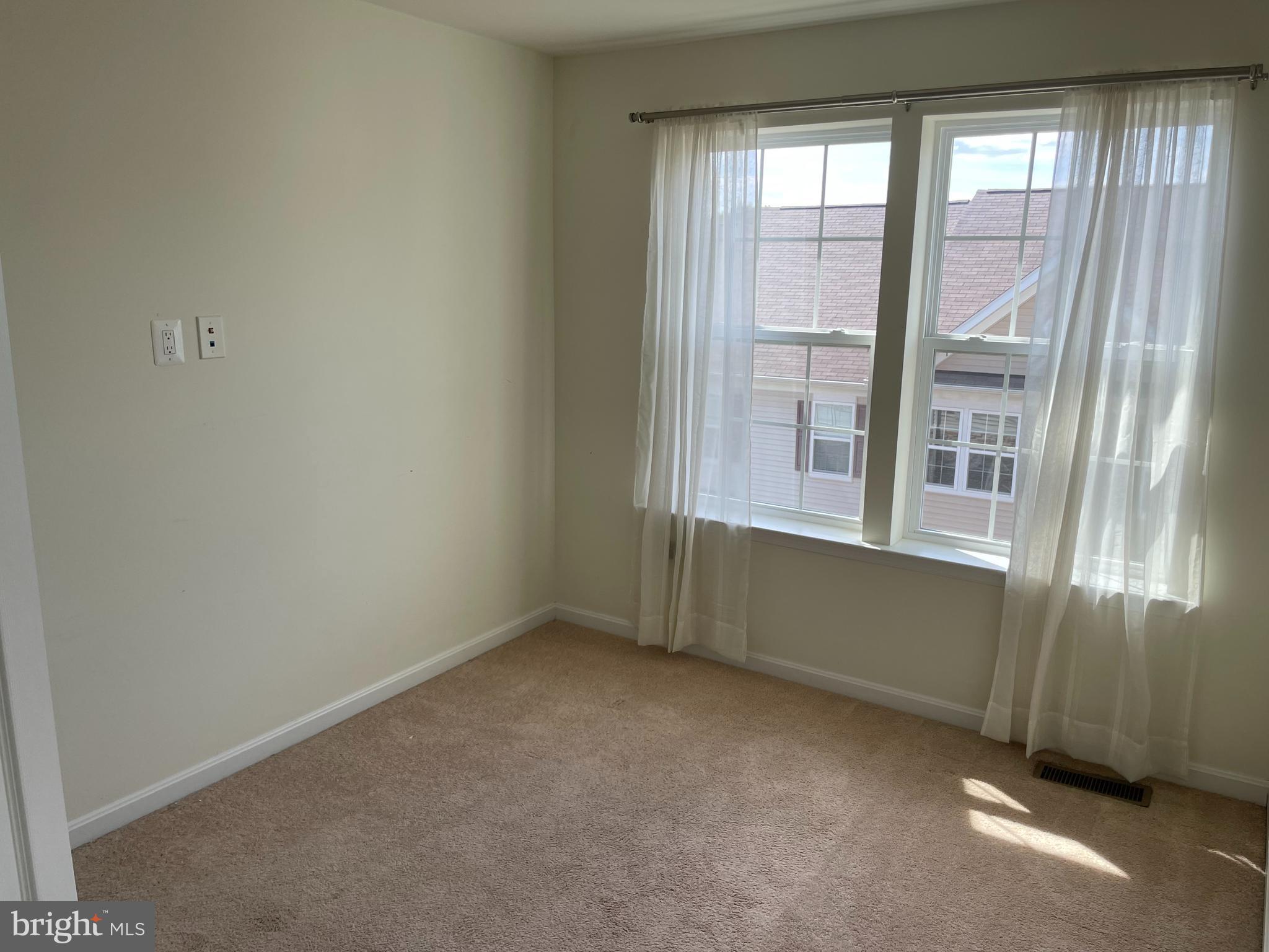 ESPLANADE AT RED RUN - Residential Lease