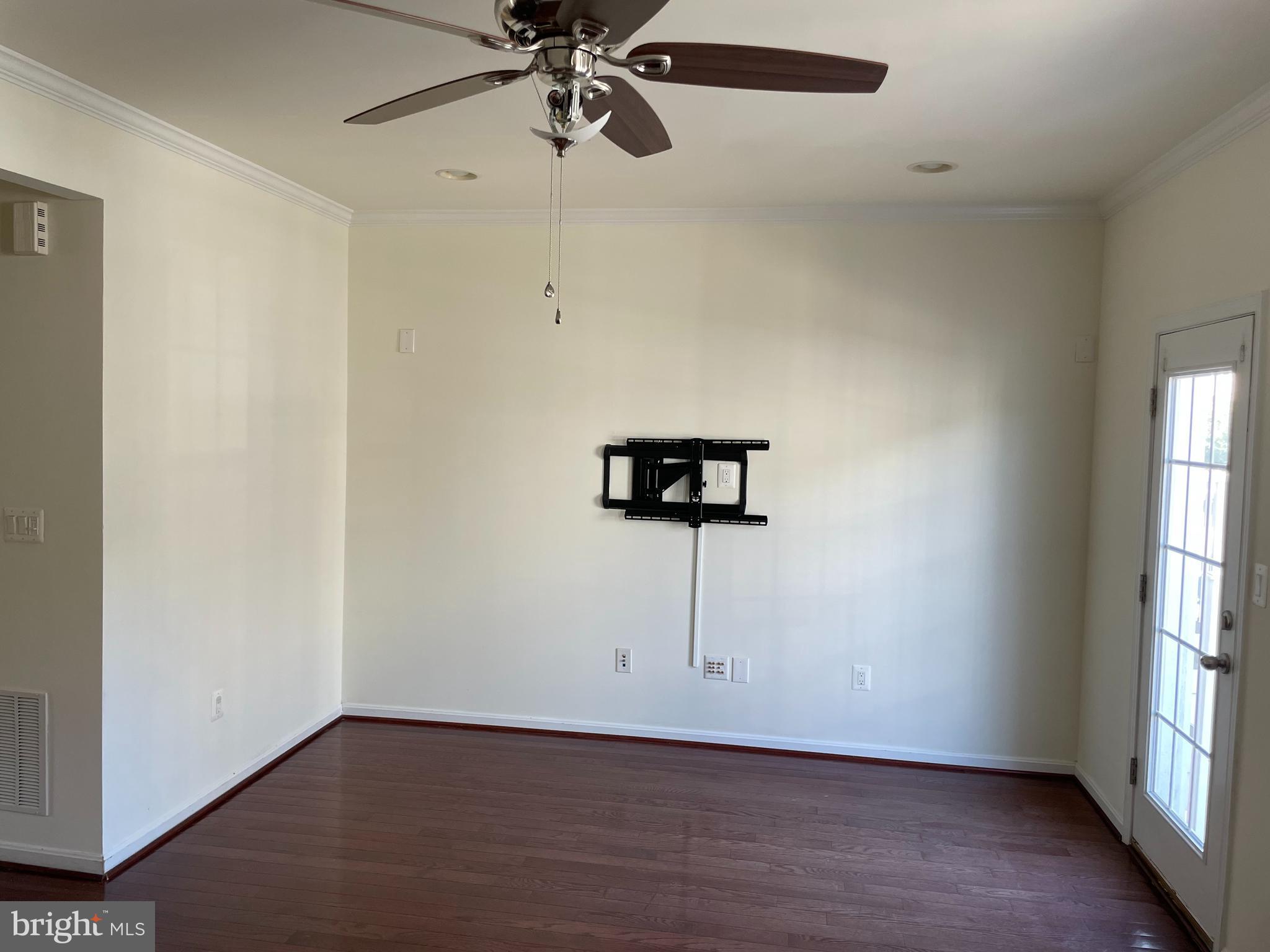 ESPLANADE AT RED RUN - Residential Lease