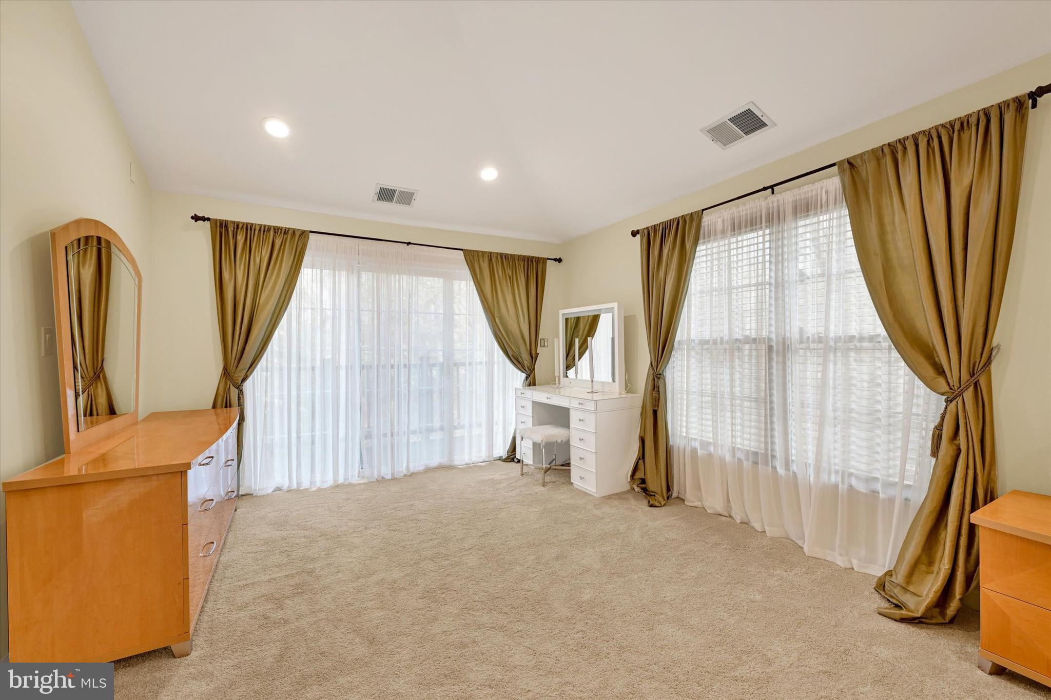 LAKE HILL ESTATES - Residential