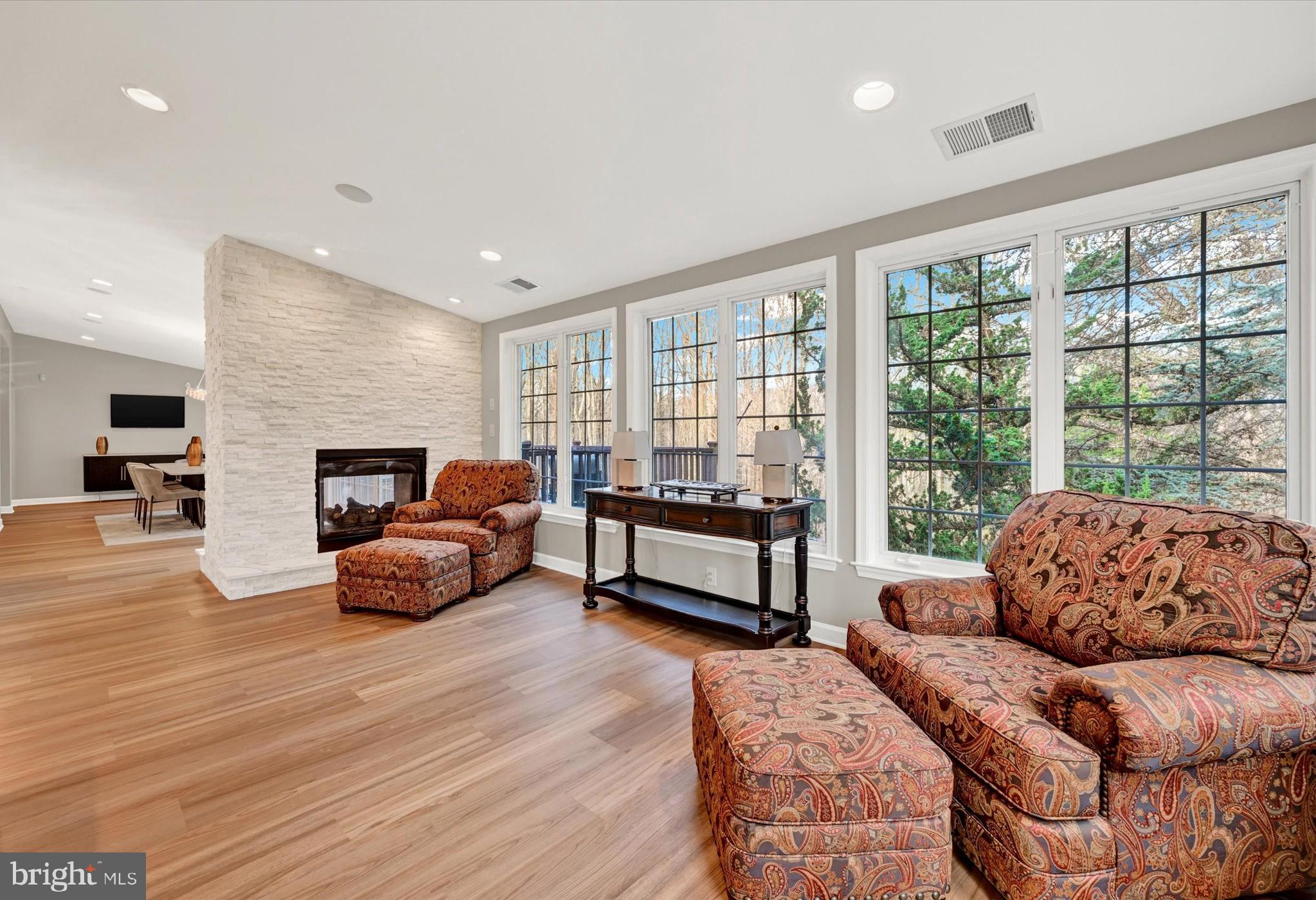 LAKE HILL ESTATES - Residential