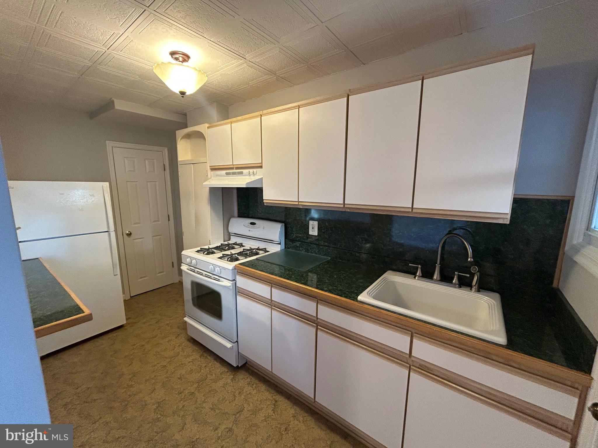 LOCUST POINT - Residential