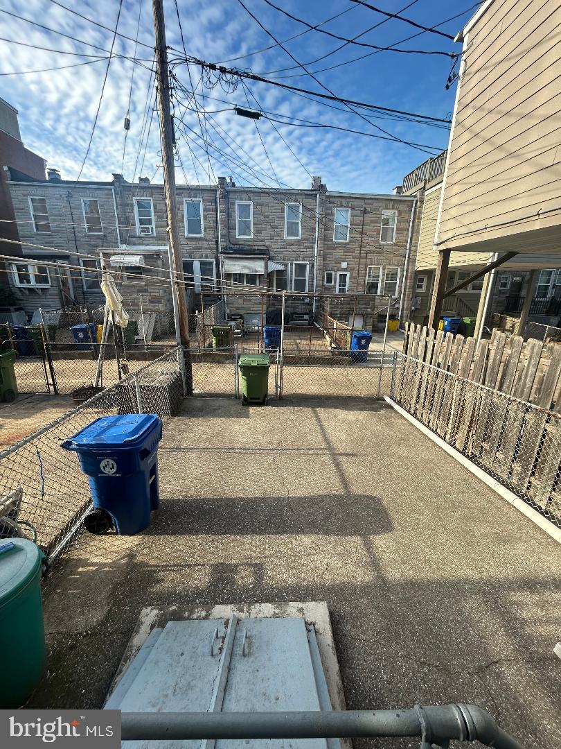 LOCUST POINT - Residential