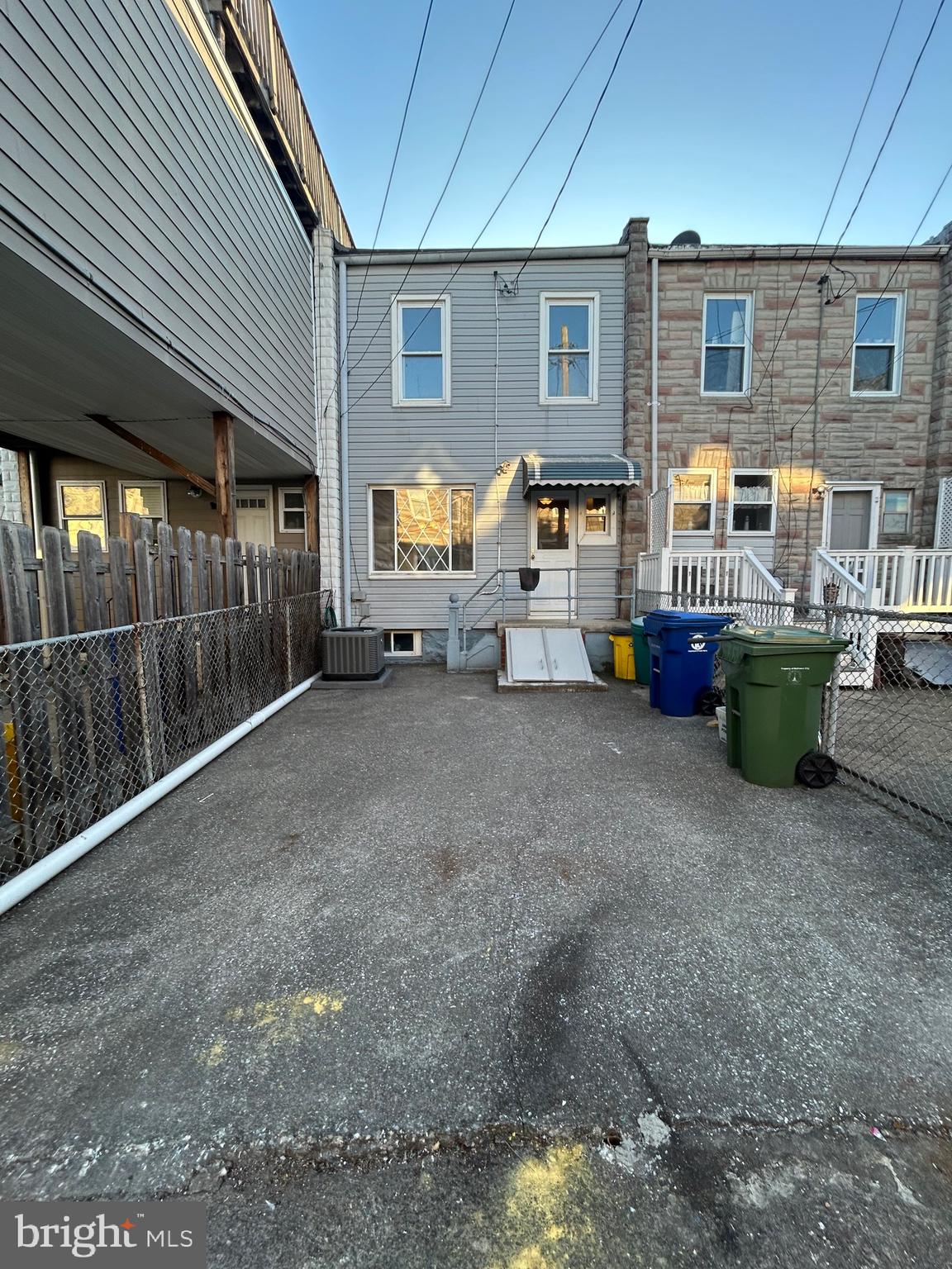 LOCUST POINT - Residential