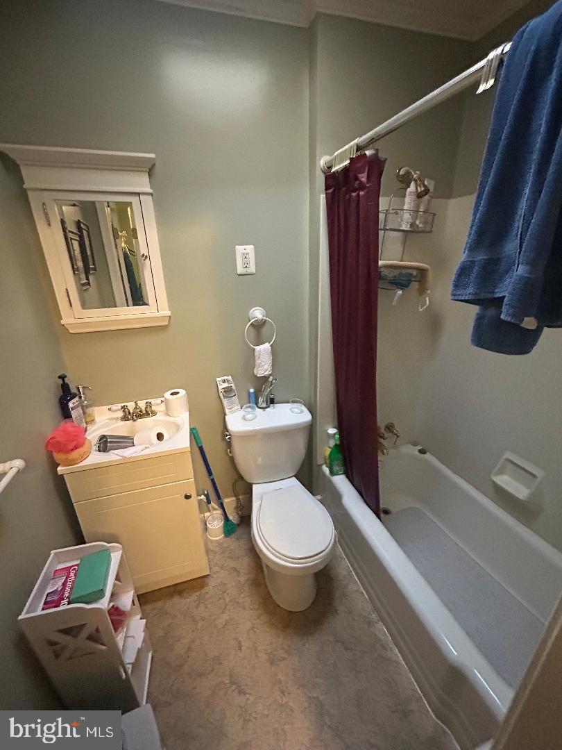 LOCUST POINT - Residential