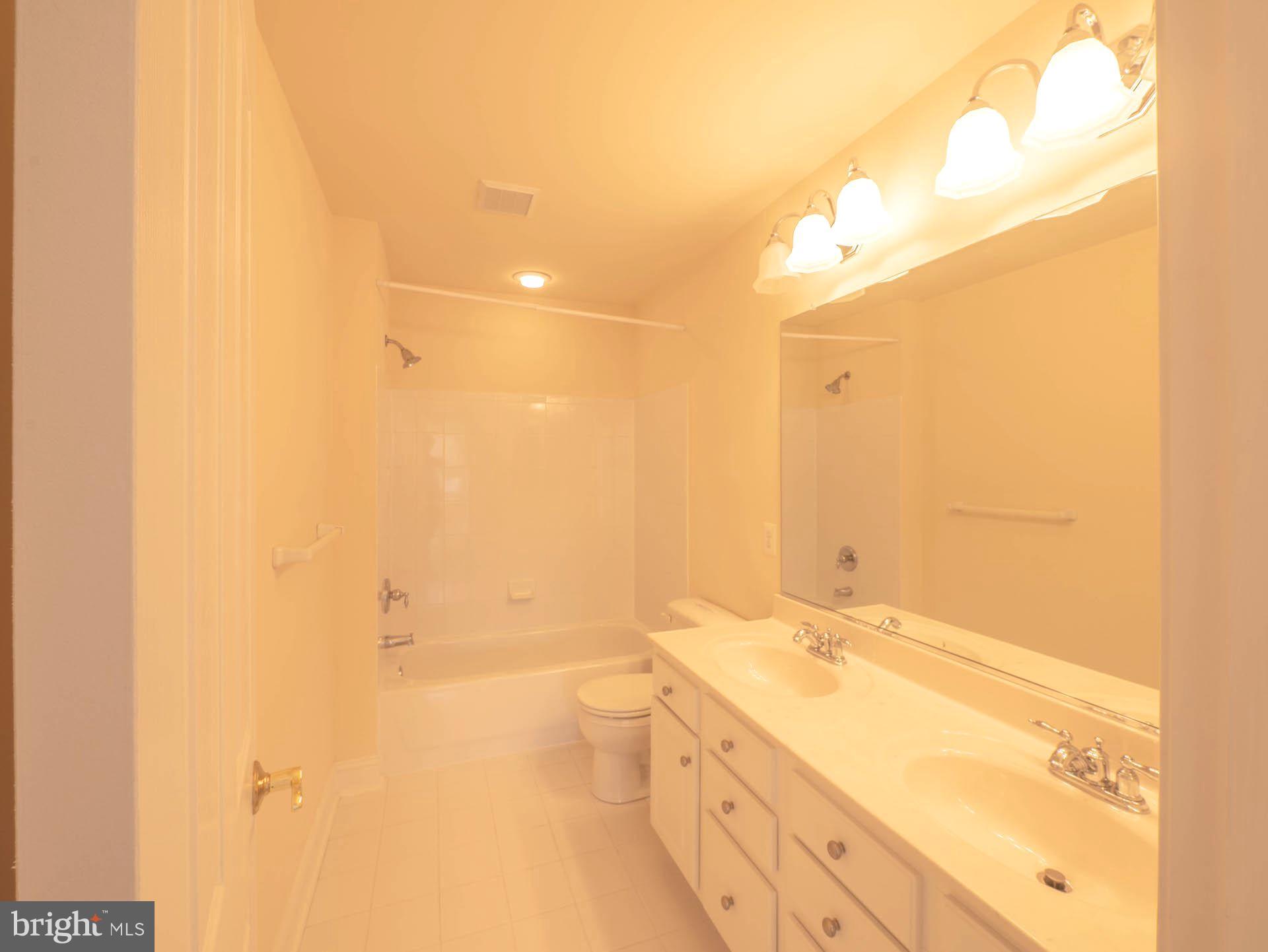 NORTH BROOK - Residential