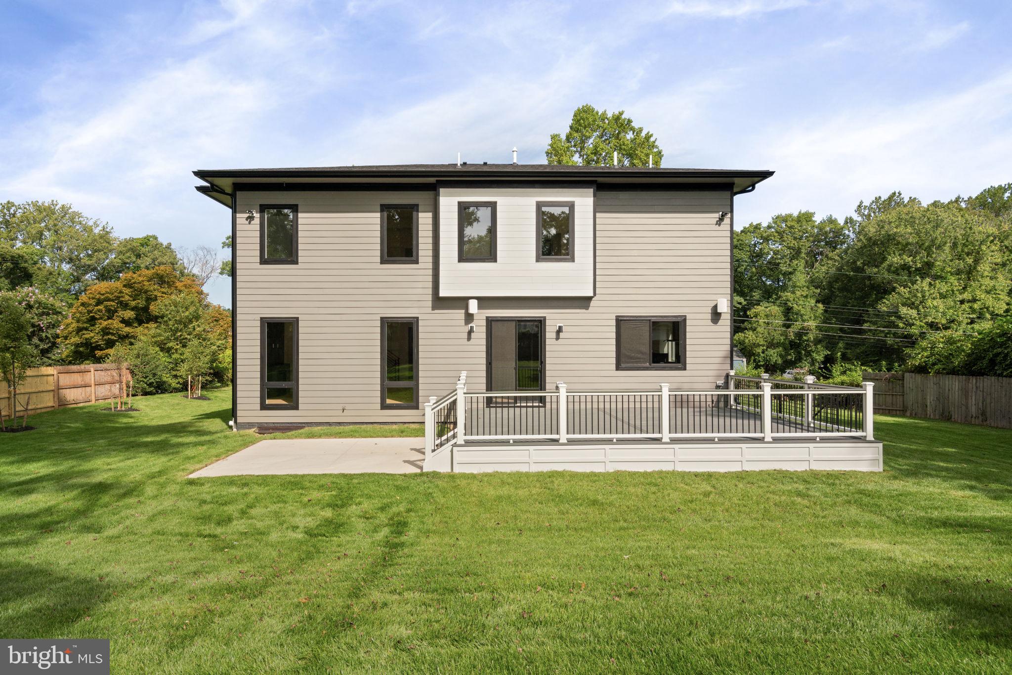 HOLMES RUN HEIGHTS - Residential