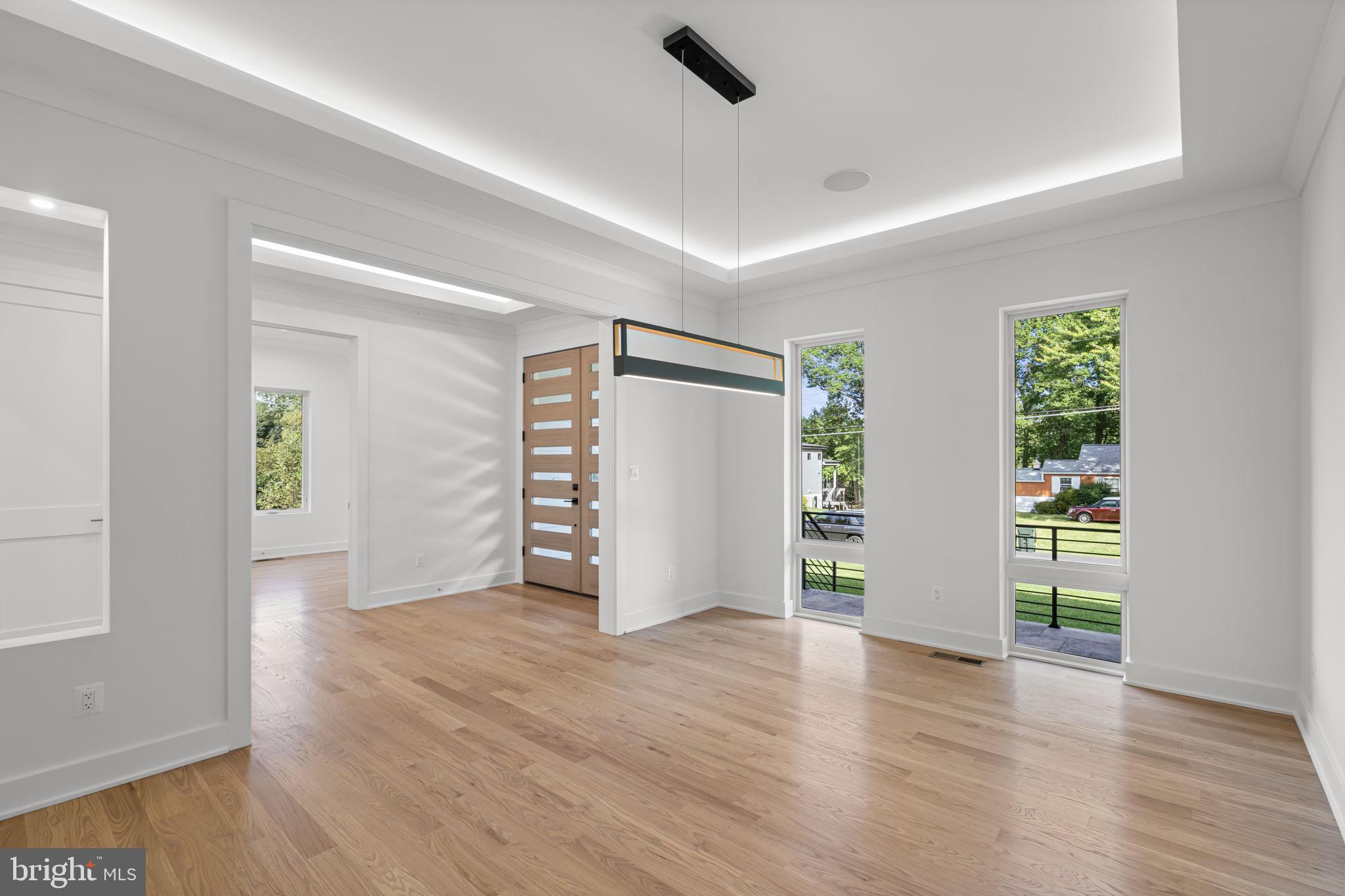 HOLMES RUN HEIGHTS - Residential