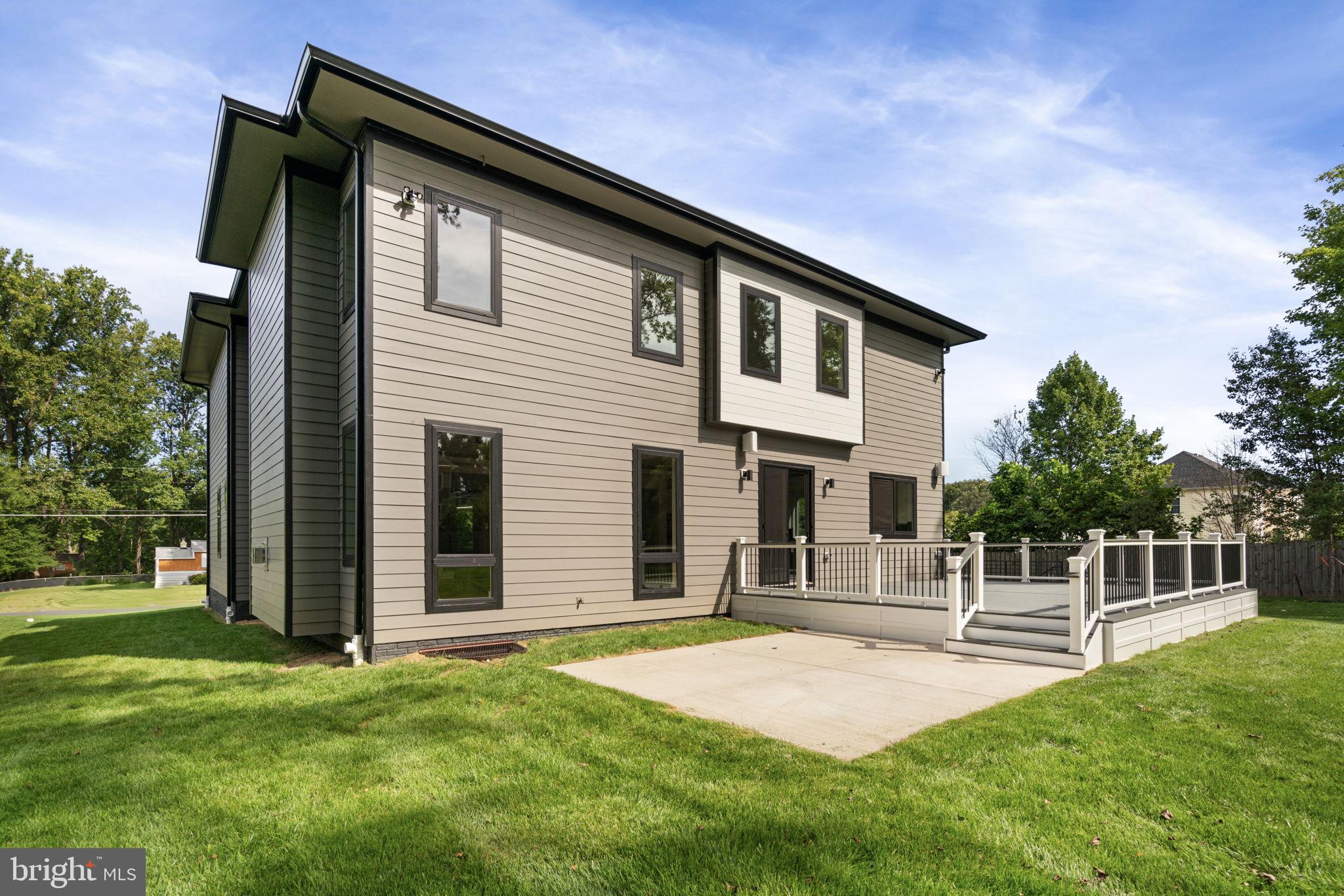 HOLMES RUN HEIGHTS - Residential