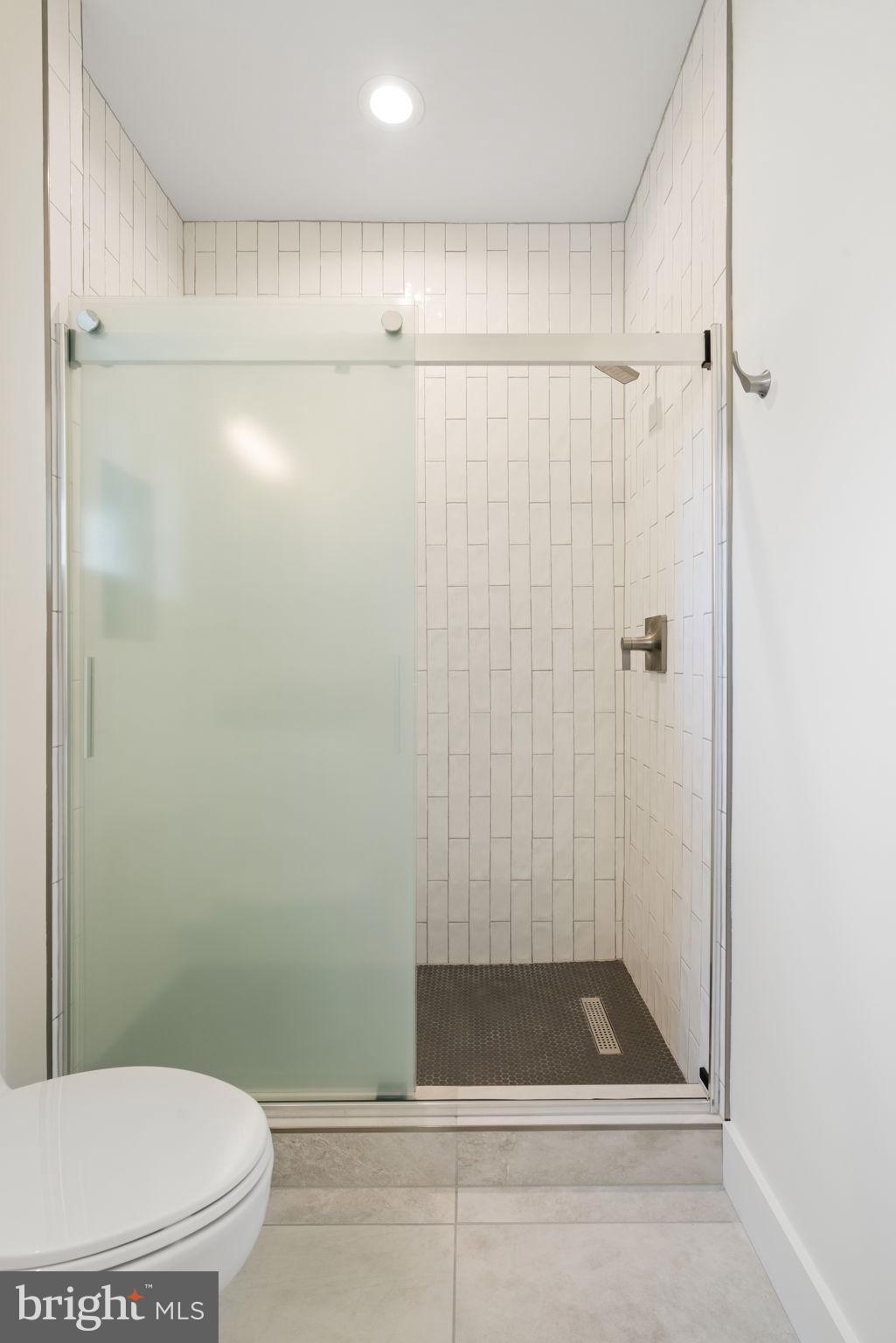 HOLMES RUN HEIGHTS - Residential