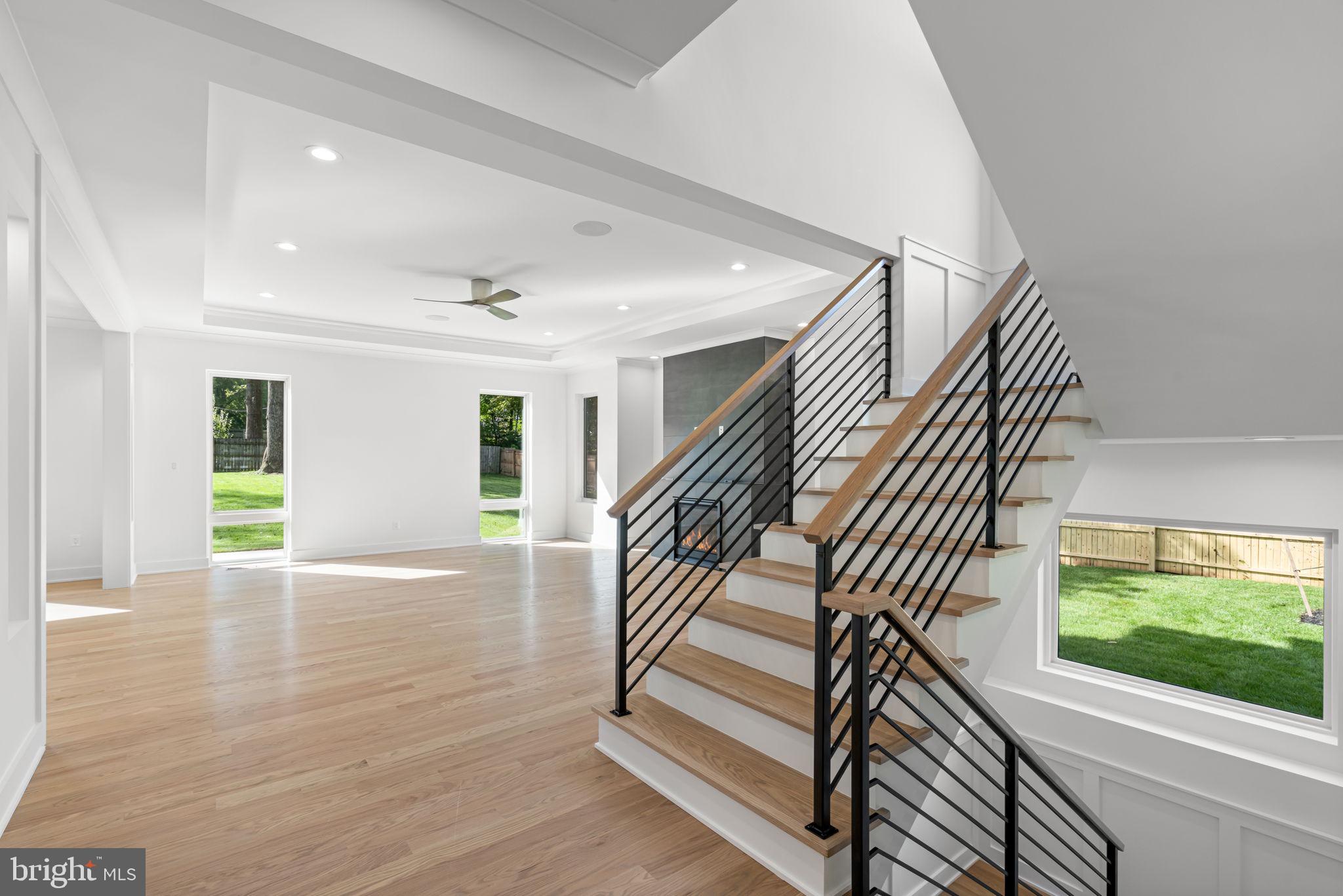 HOLMES RUN HEIGHTS - Residential