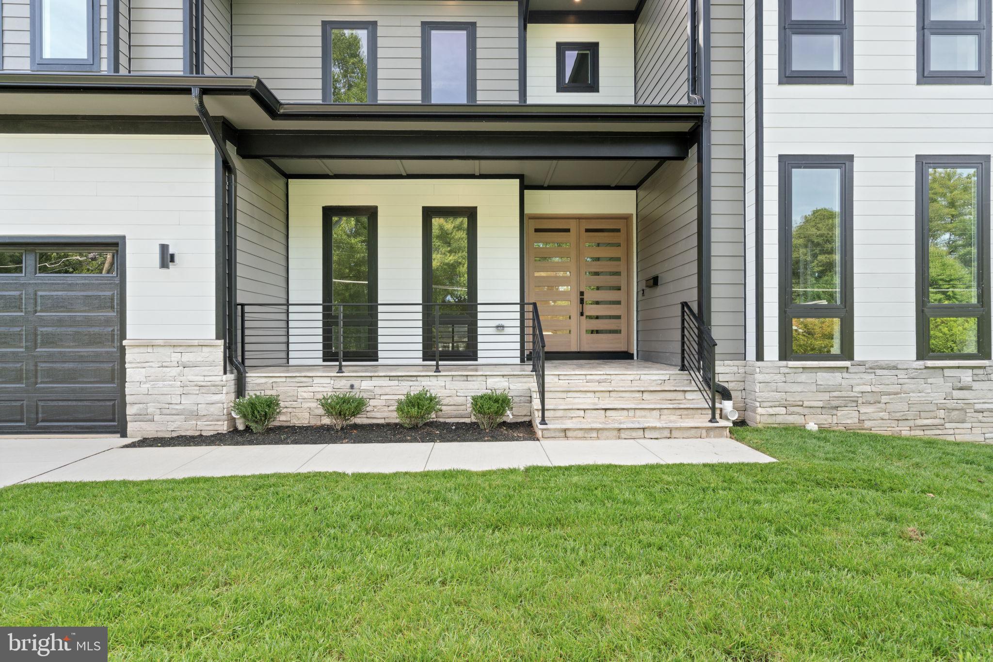 HOLMES RUN HEIGHTS - Residential