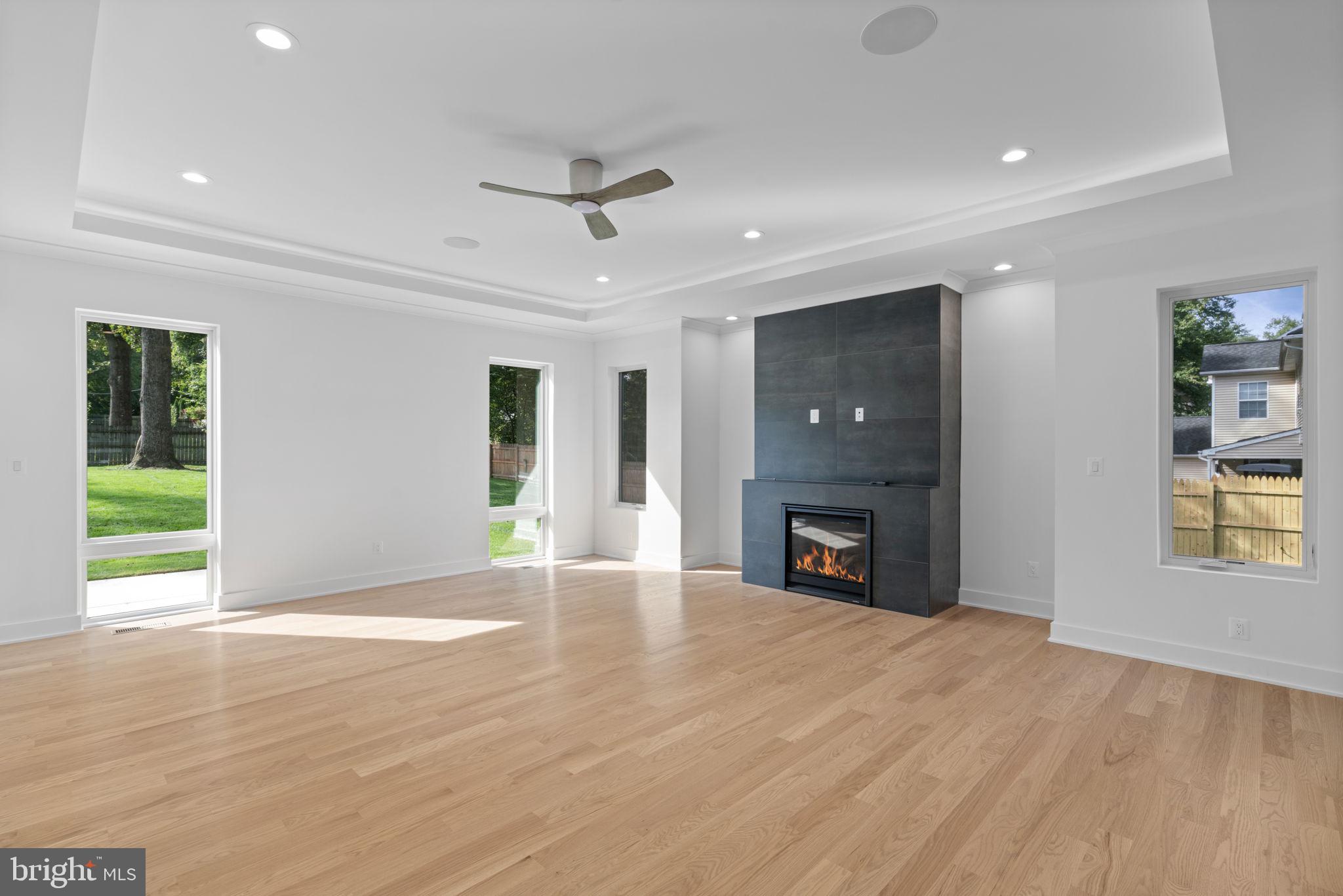 HOLMES RUN HEIGHTS - Residential