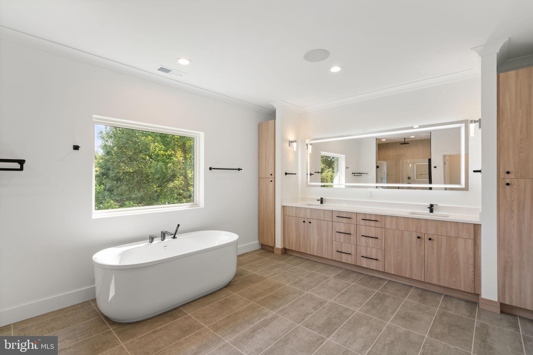 HOLMES RUN HEIGHTS - Residential