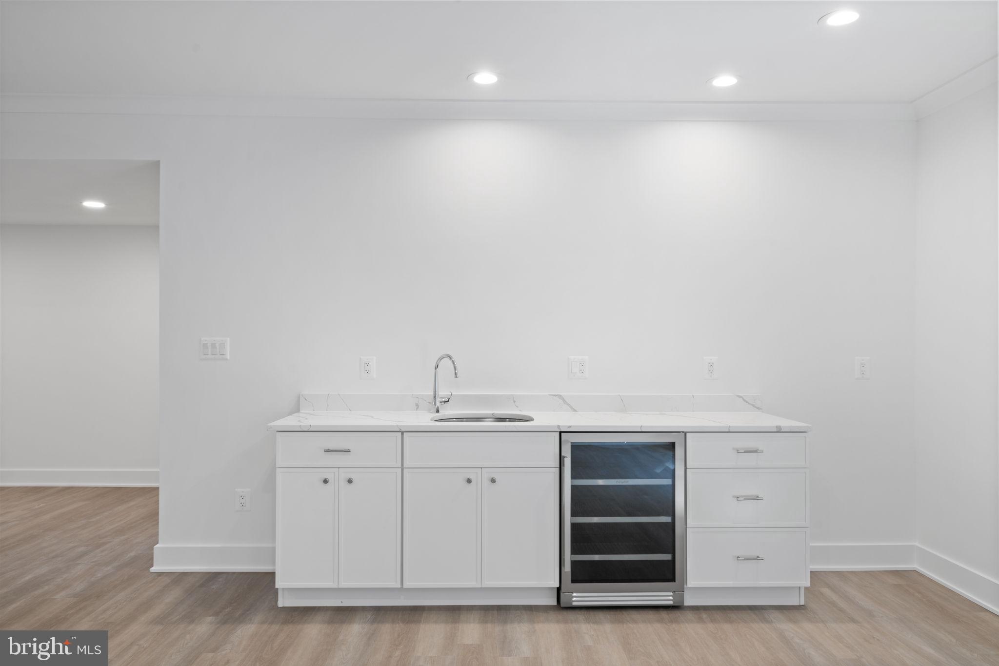 HOLMES RUN HEIGHTS - Residential