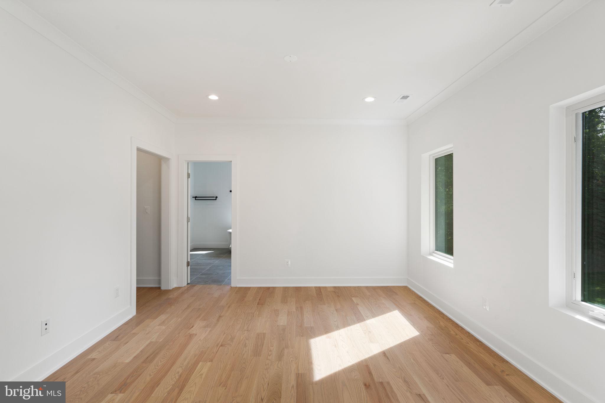 HOLMES RUN HEIGHTS - Residential