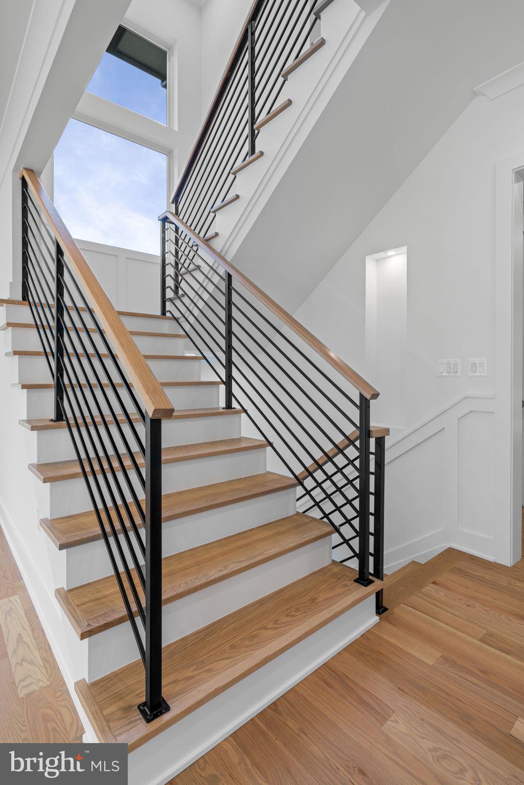 HOLMES RUN HEIGHTS - Residential