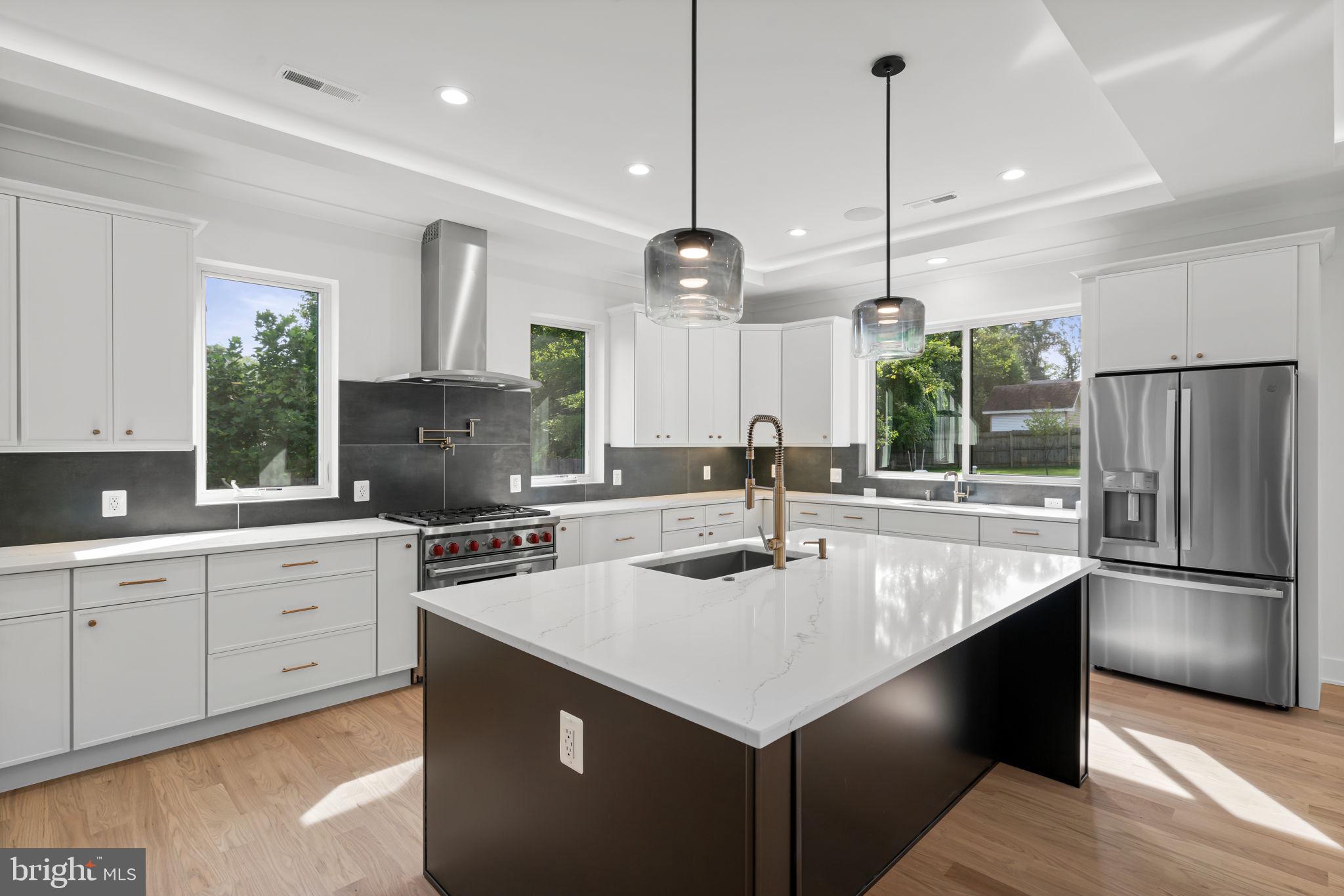 HOLMES RUN HEIGHTS - Residential