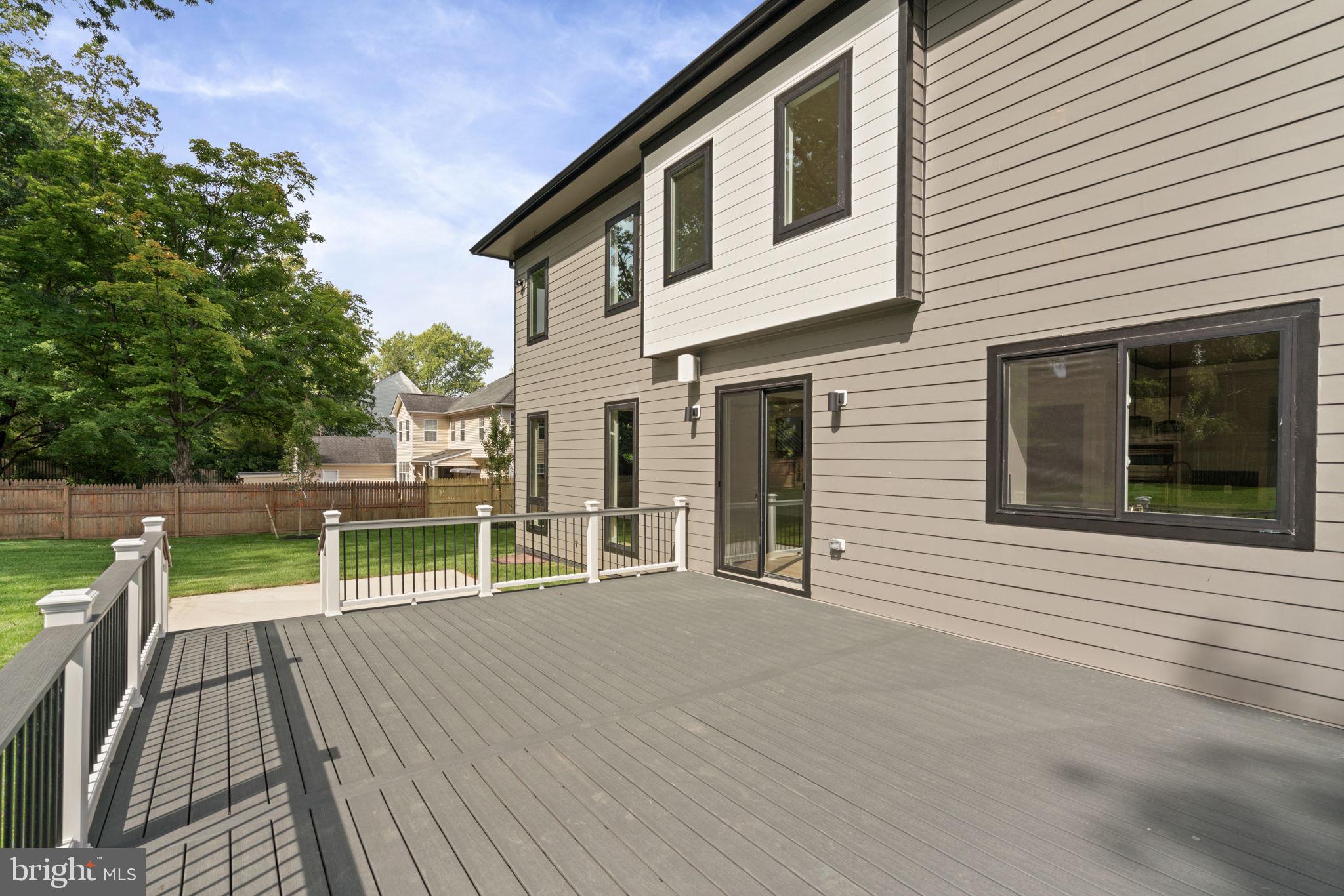 HOLMES RUN HEIGHTS - Residential