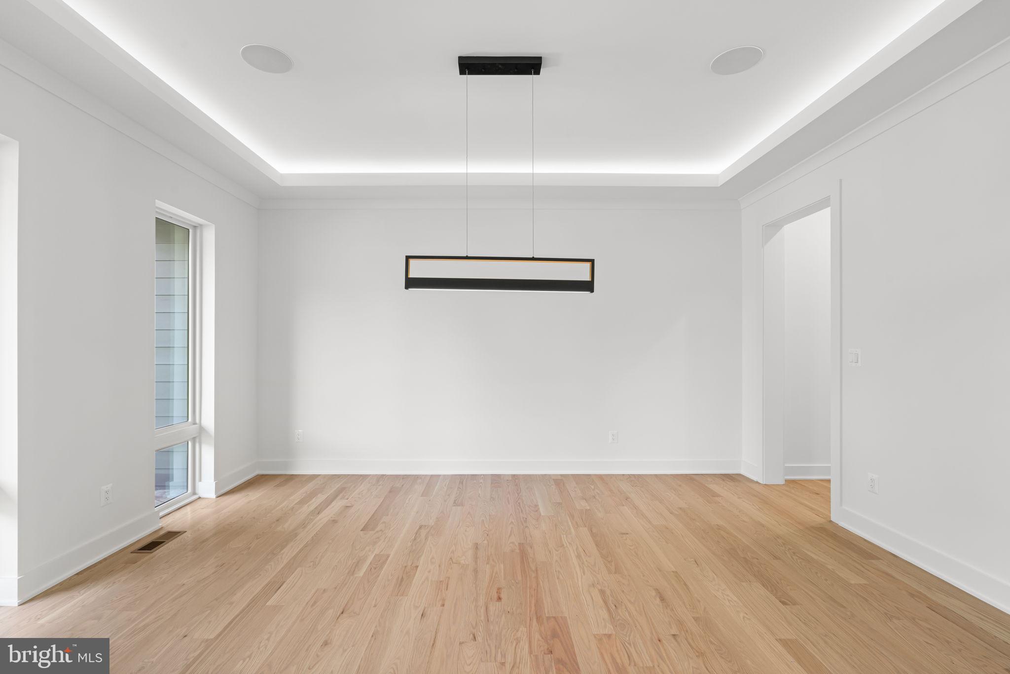 HOLMES RUN HEIGHTS - Residential