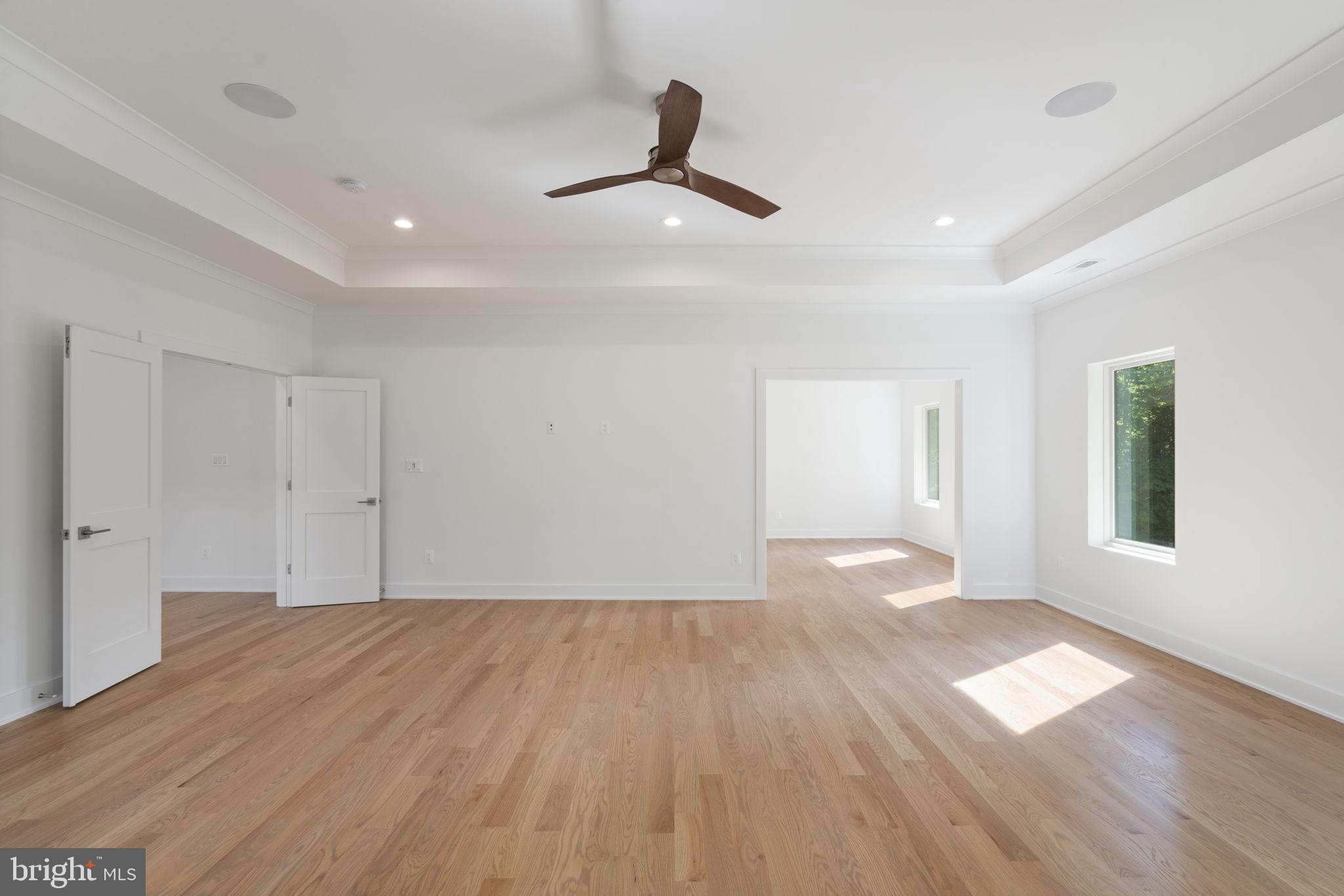 HOLMES RUN HEIGHTS - Residential