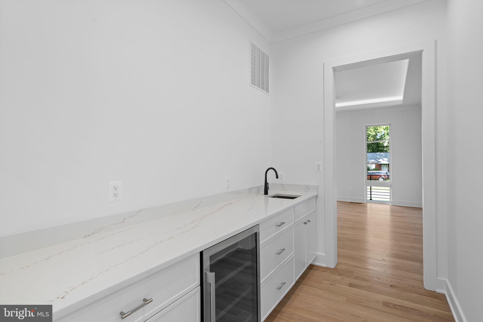 HOLMES RUN HEIGHTS - Residential