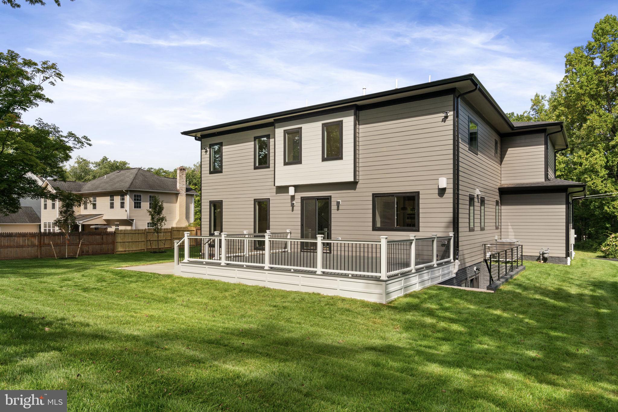 HOLMES RUN HEIGHTS - Residential