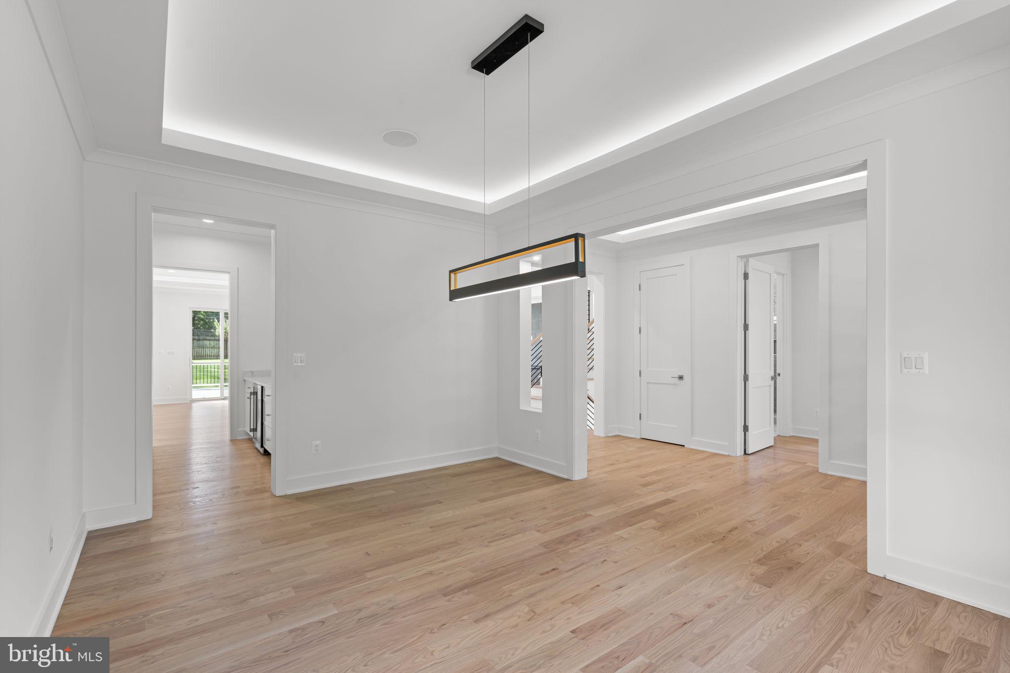 HOLMES RUN HEIGHTS - Residential